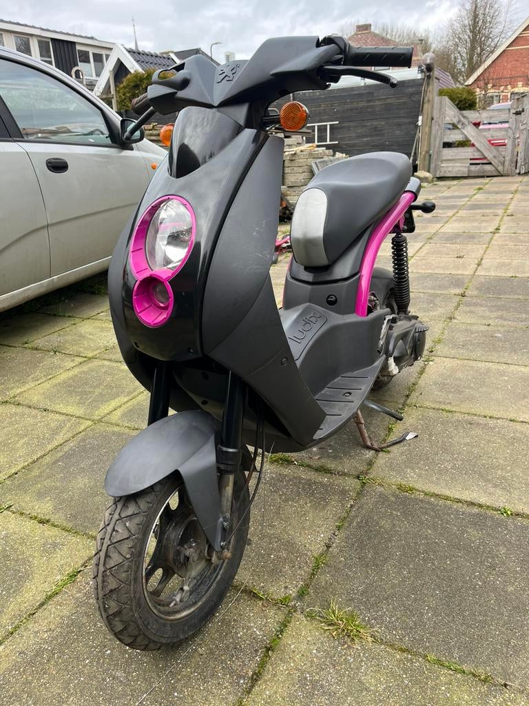 Peugeot ludix brom scooter, Fietsen en Brommers, Ophalen, Zo goed als nieuw, Tweetakt, Peugeot