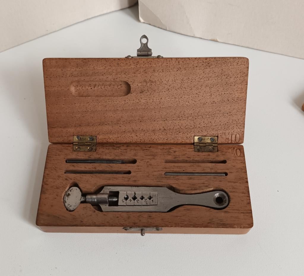Oud juwelier horlogemaker gereedschap in doosje foudraal, Antiek en Kunst, Antiek | Gereedschap en Instrumenten, Ophalen of Verzenden