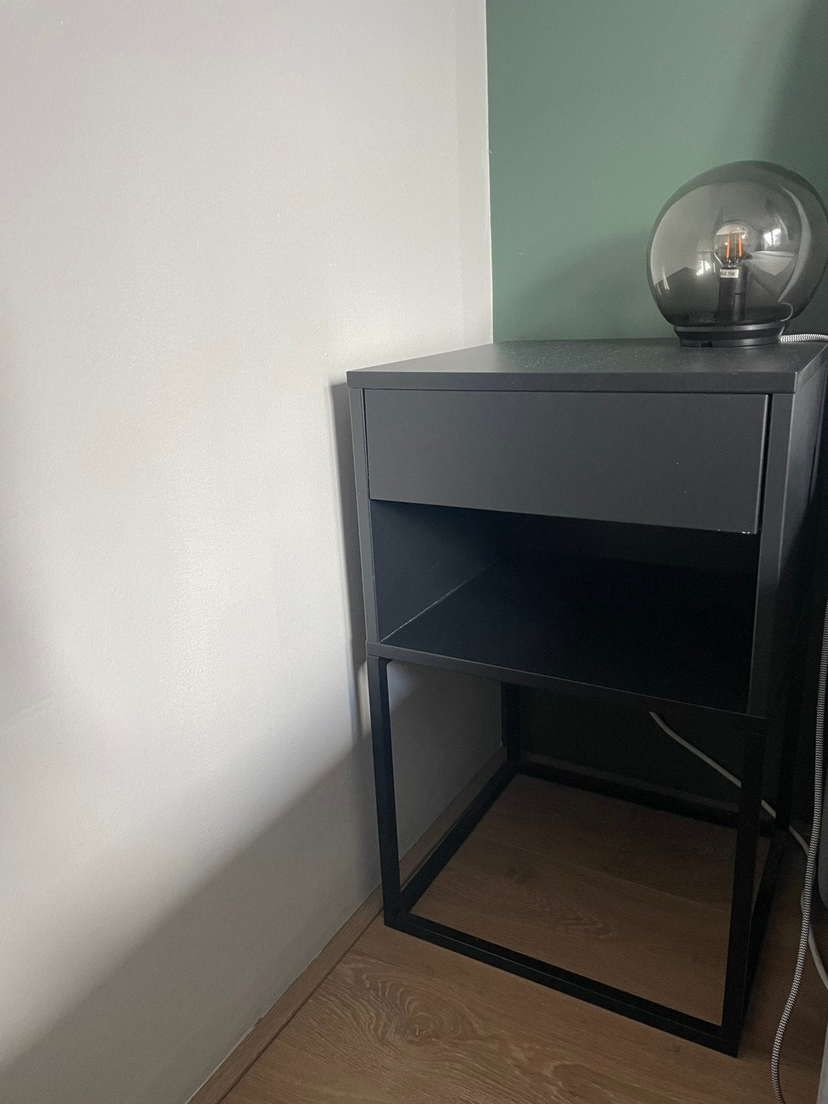 2x vikhammer nachtkastje zwart, Ophalen, Minder dan 45 cm, Zo goed als nieuw, Minder dan 55 cm