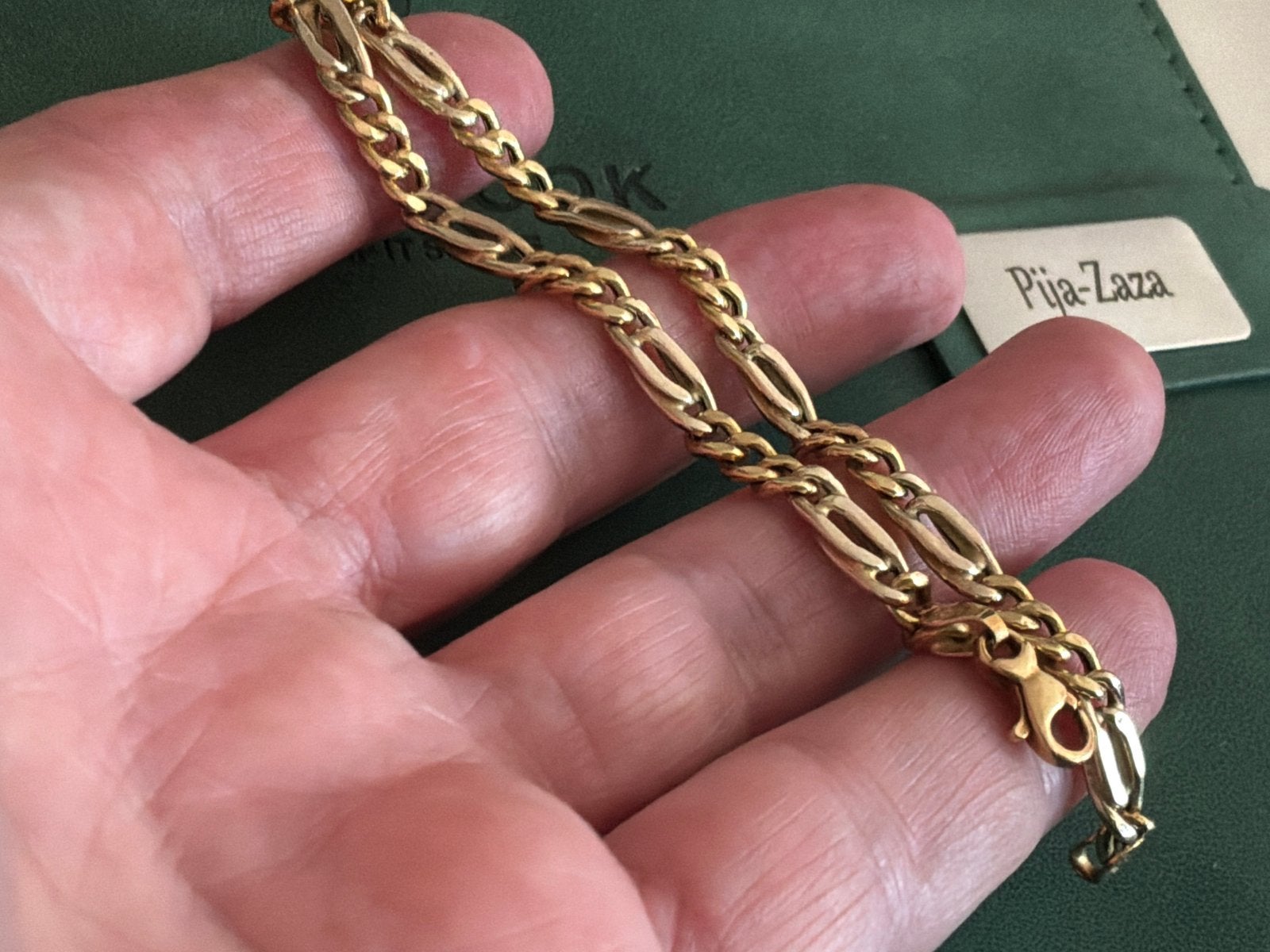 Foto 10 van Antieke Bloedkoraal ketting collier gouden slot 14 k goud