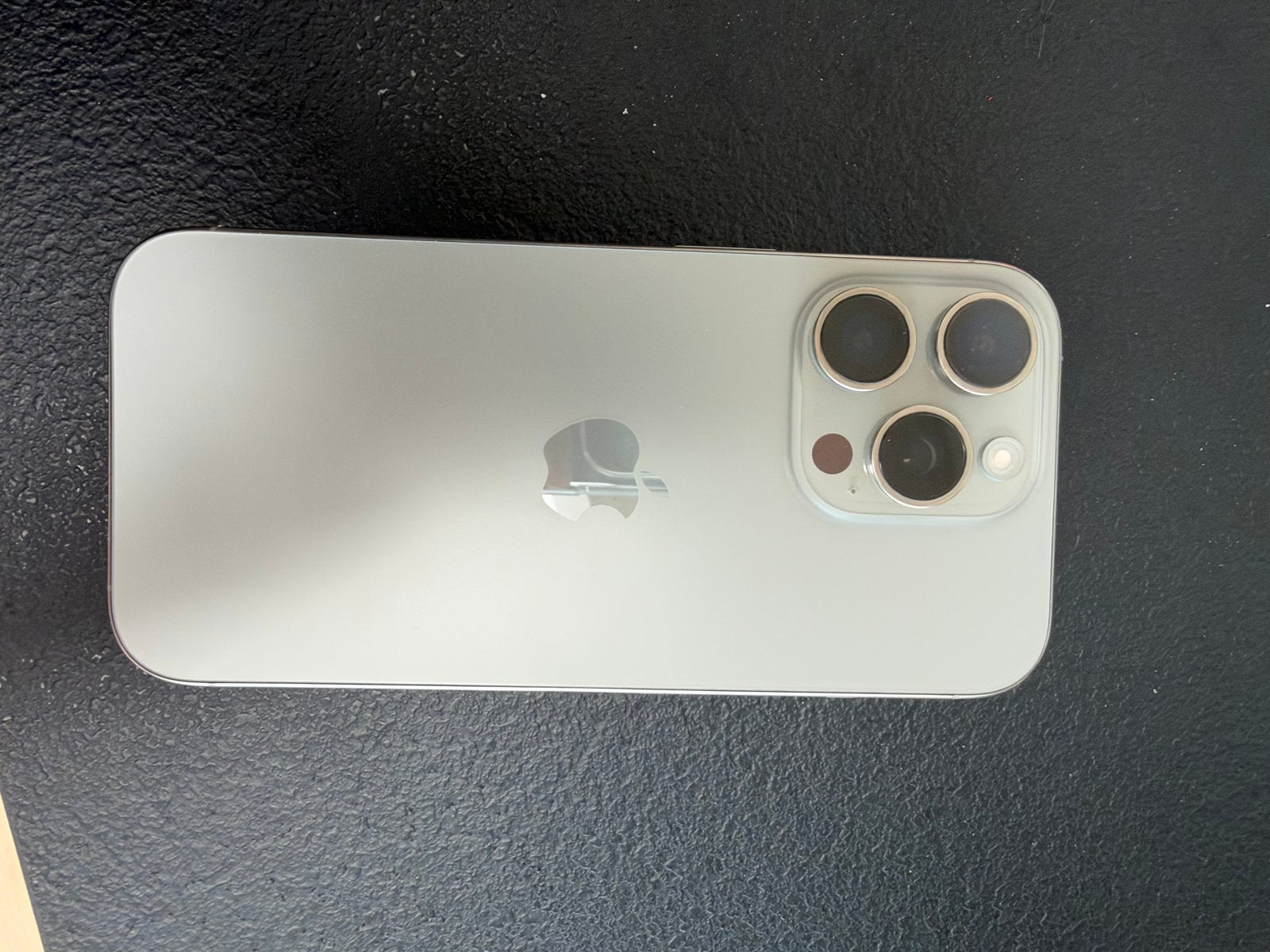 iPhone 16 Pro 256GB - Gebruikt met lichte schade