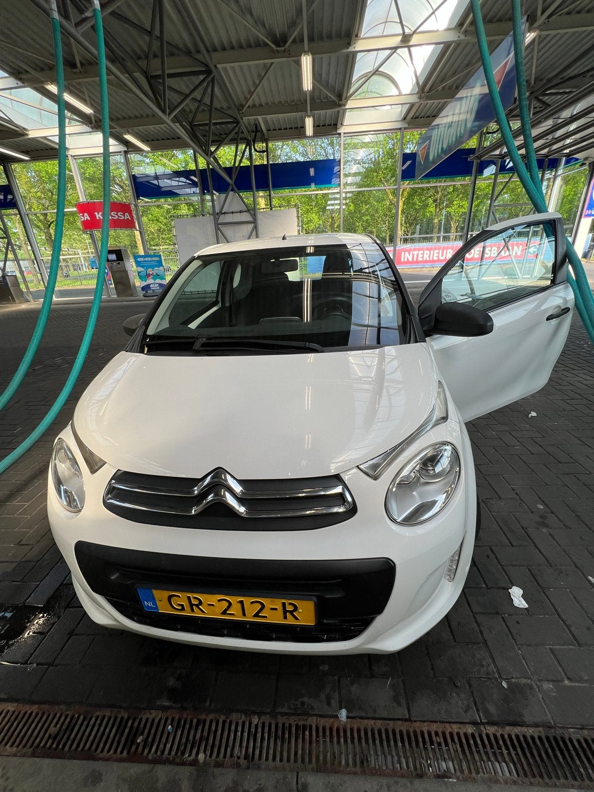 Citroën C1 1.0 E-vti 68 3-DRS 2015 Wit, Auto's, Voorwielaandrijving, Stof, Zwart, 4 stoelen