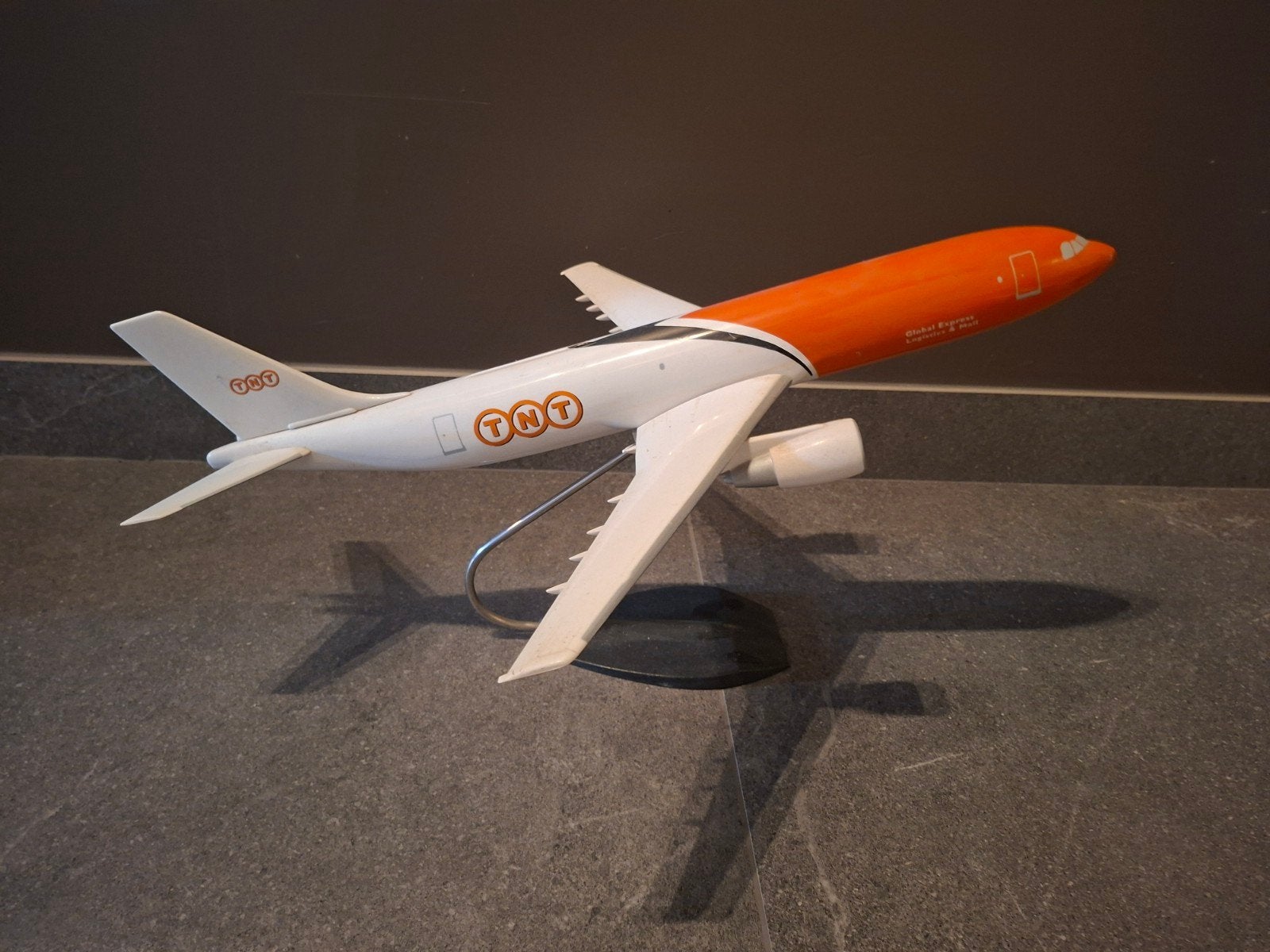 Lupa TNT Airbus 300 schaalmodel, Ophalen of Verzenden, Zo goed als nieuw, Vliegtuig, Overige merken