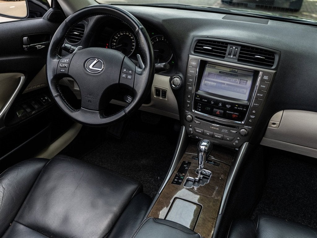 Lexus IS Cabriolet 250C Luxury | AUTOMAAT | MEMORY SEATS | S, Automatische klimaatregeling, Achterwielaandrijving, Gebruikt, Zwart