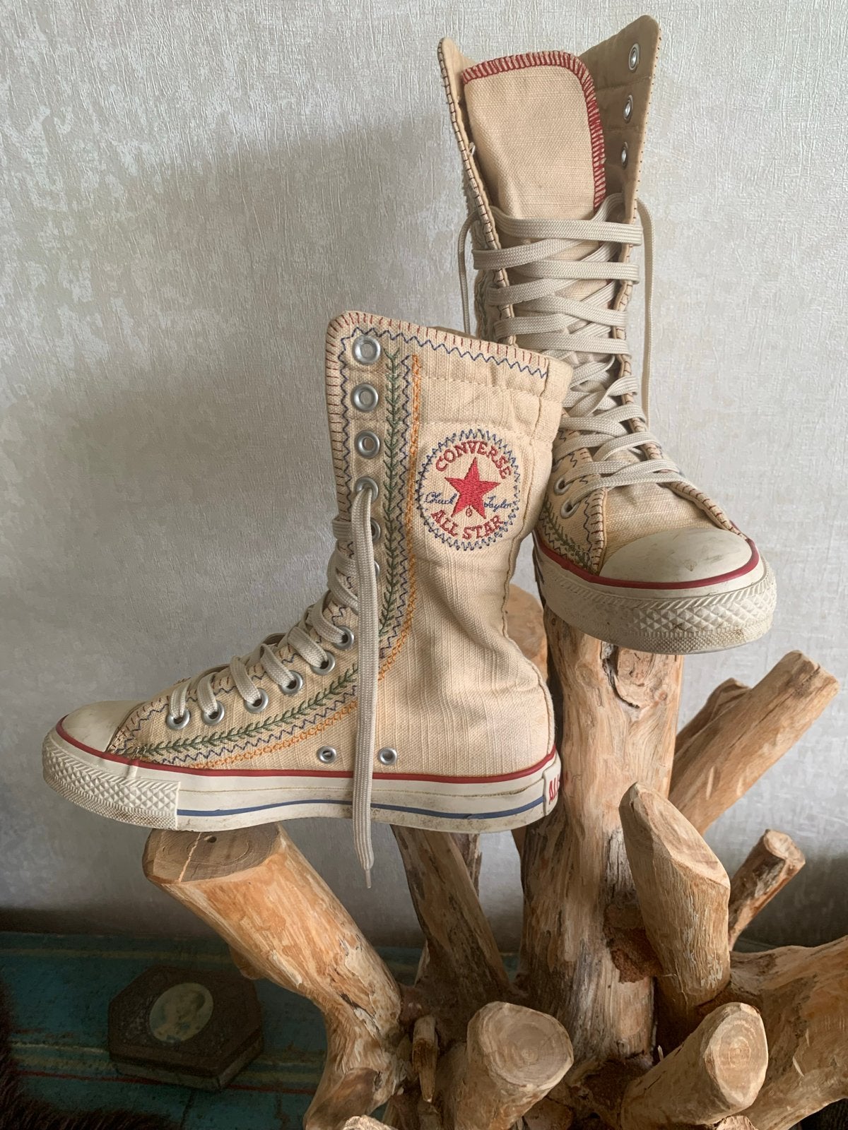 Converse All Star hoge sneakers maat 42 met borduursel, Ophalen of Verzenden, Gedragen, Beige, Sneakers of Gympen
