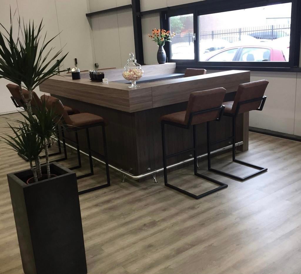 Grote moderne U-bar met veel opbergruimte! Luxe bar, Huis en Inrichting, Barren, Ophalen, Zo goed als nieuw
