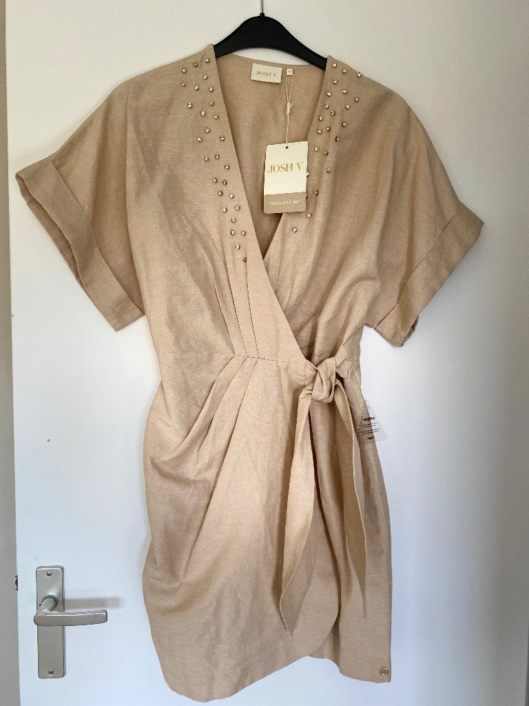 Jurk Josh V maat M, Kleding | Dames, Maat 38/40 (M), Beige, Nieuw, Ophalen of Verzenden