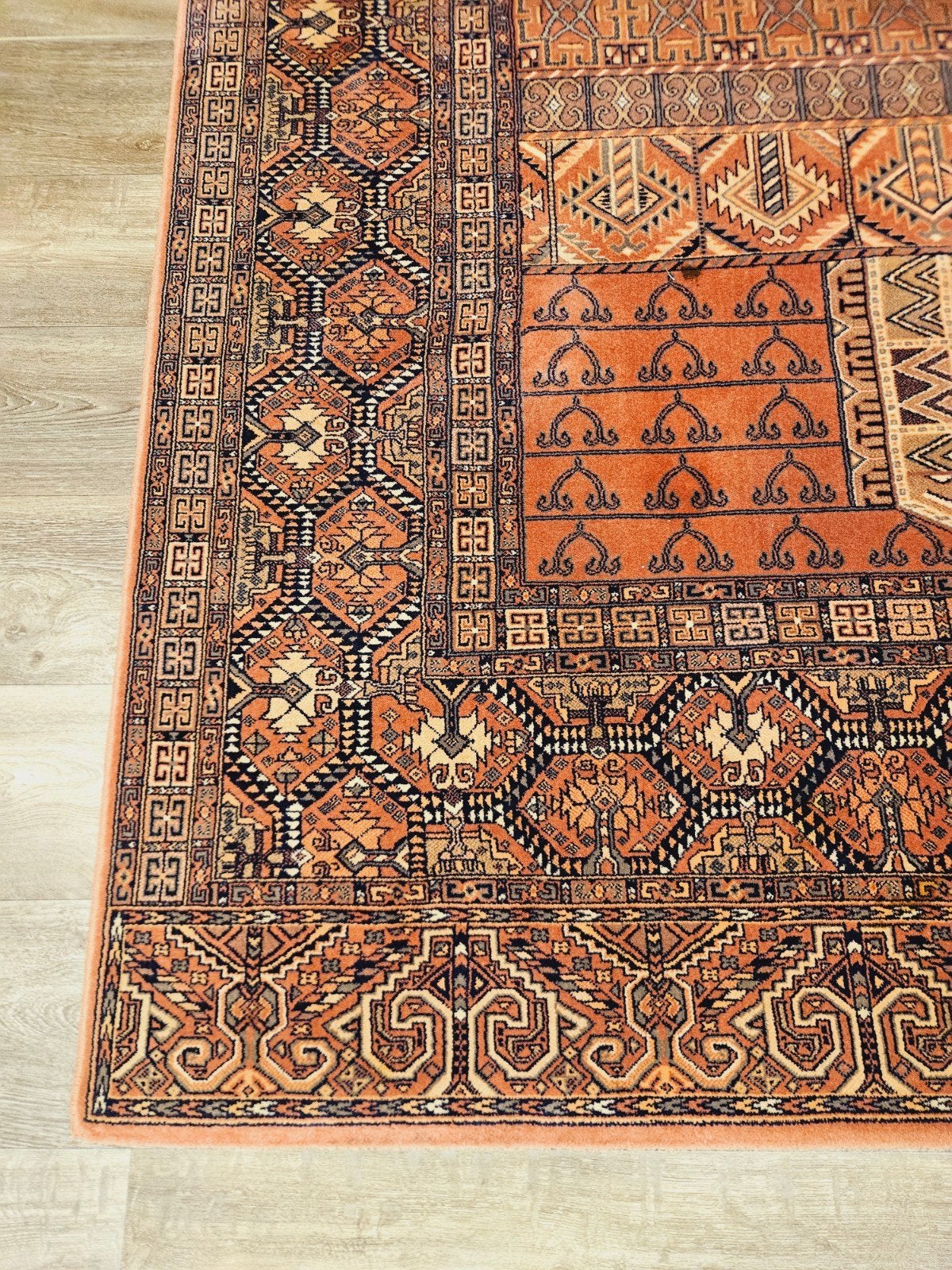 Perzisch Tapijt. prachtige kleuren en patronen! Weg = Weg!, Huis en Inrichting, Stoffering | Tapijten en Kleden, Perzisch, 200 cm of meer