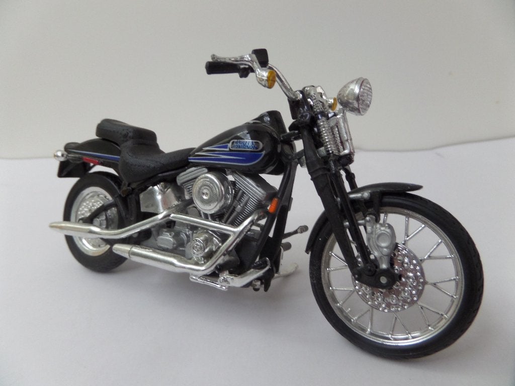 MOTORFIETS HARLEY DAVIDSON 1:18, Ophalen of Verzenden, Zo goed als nieuw, Motor, Maisto