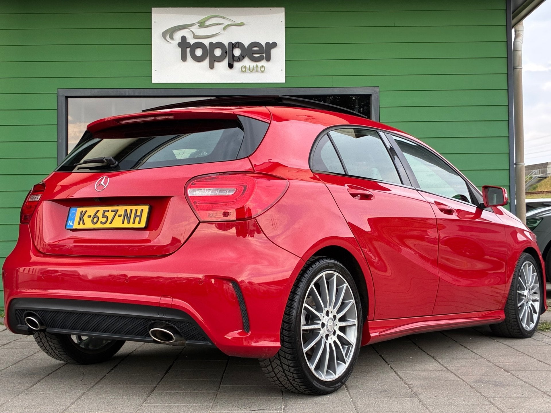 Mercedes-Benz A-klasse 200 Ambition|AMG|Automaat|Panoramadak, Auto's, Mercedes-Benz, Gebruikt, Bedrijf, 695 kg, A-Klasse