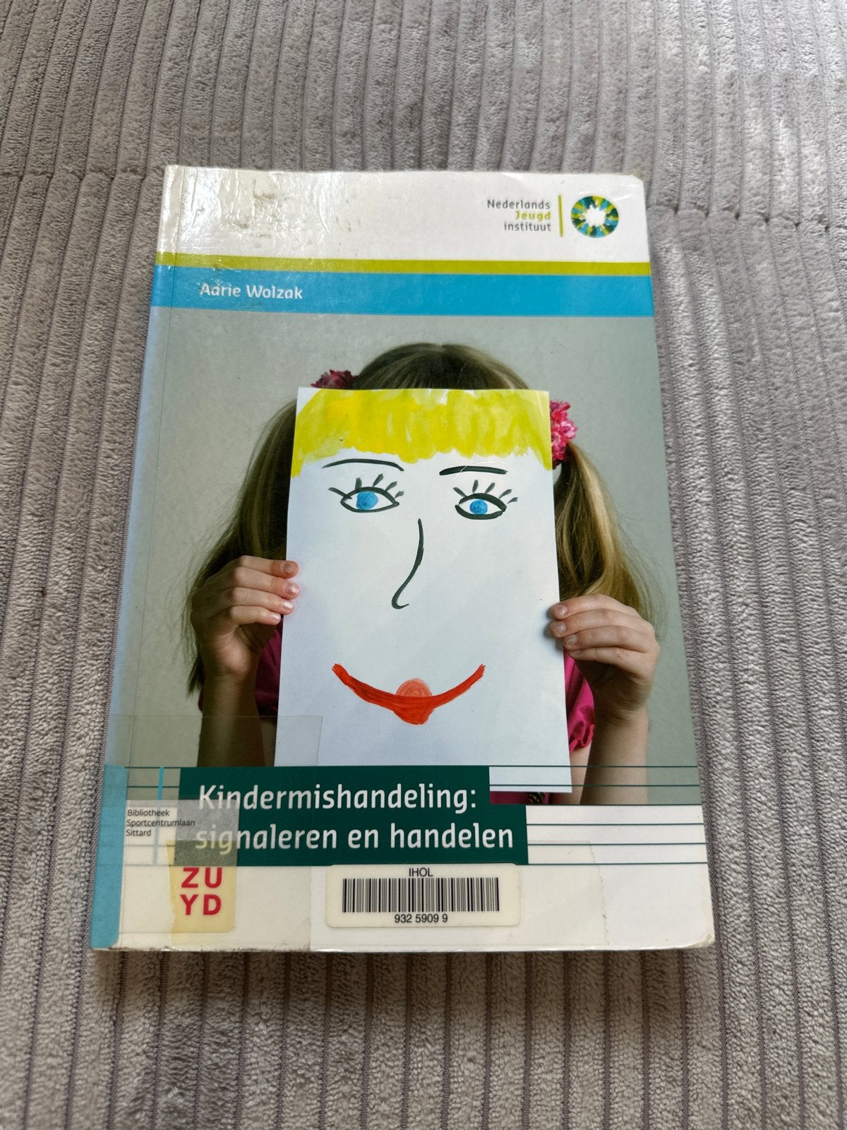 Kindermishandeling: signaleren en handelen - Adrie Wolzak, Ophalen of Verzenden, Gamma, Gelezen, HBO