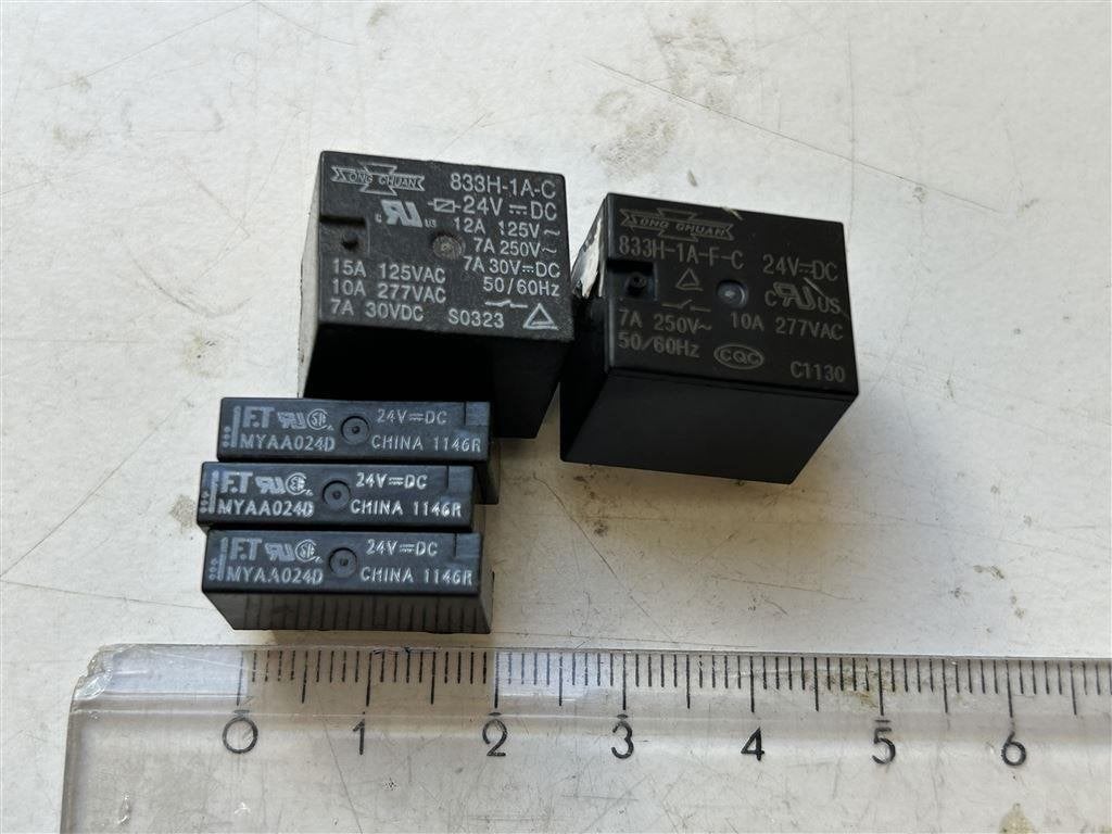 Relais 24V DC 5A & 7A 1x maak contact 5 stuks, Ophalen of Verzenden, Gebruikt