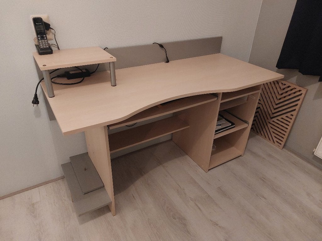 Bureau (gratis), Huis en Inrichting, Ophalen of Verzenden, Gebruikt