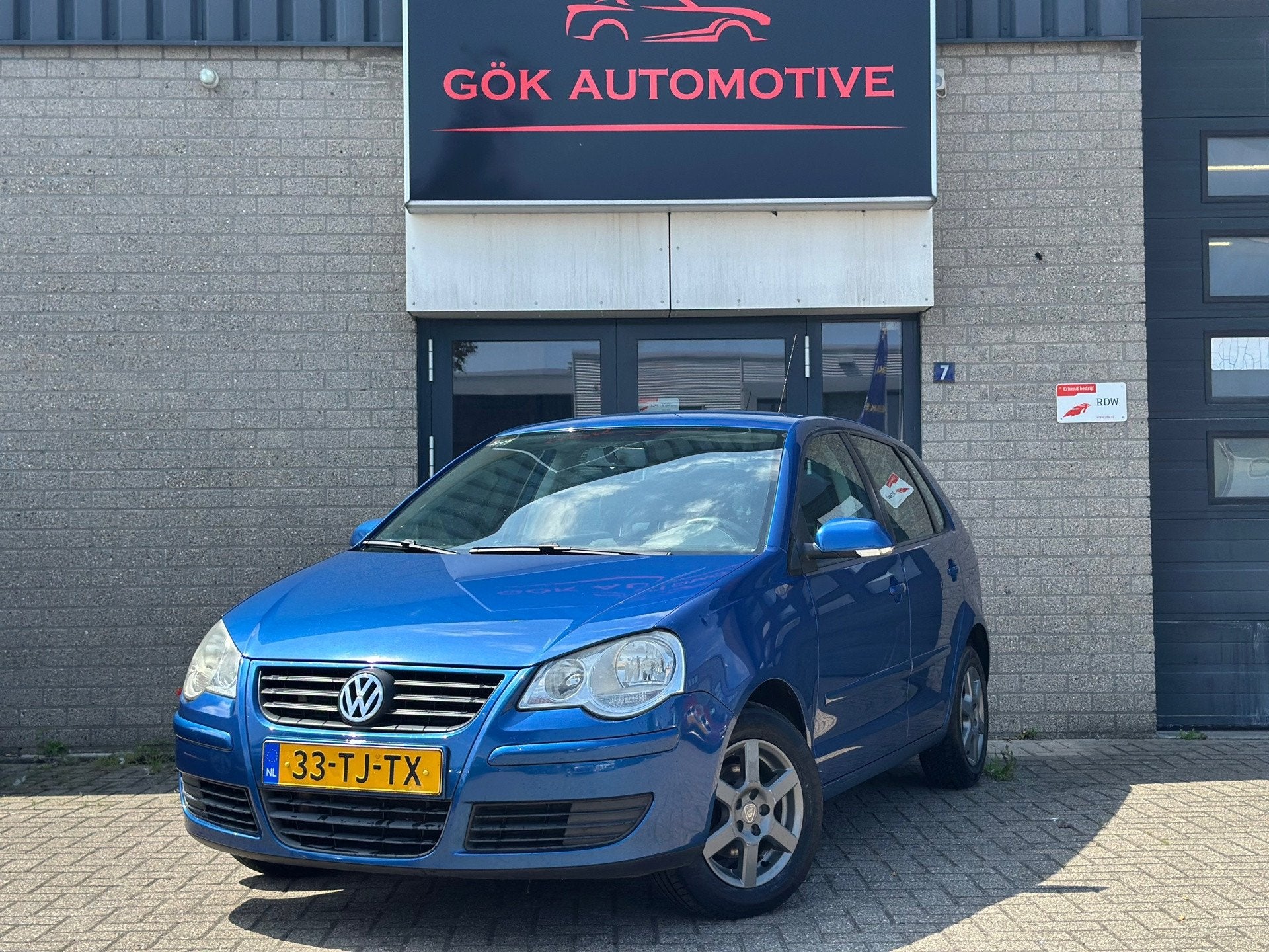Volkswagen Polo 1.4-16V Optive / Airco / 5 Deurs / Elekt Ram, Auto's, Voorwielaandrijving, Zwart, 4 cilinders, Blauw