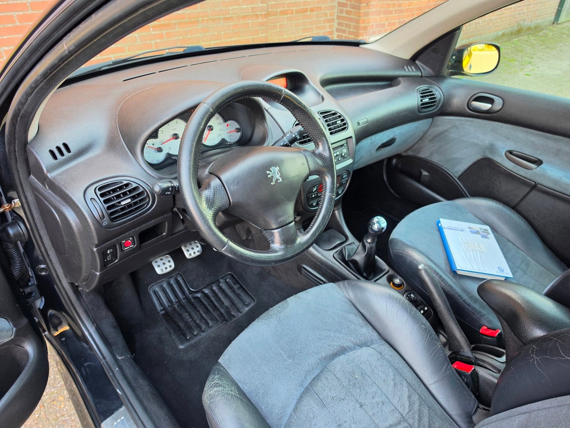 Peugeot 206 2.0-16V GTI Origineel NL NAP, Auto's, 1025 kg, 136 pk, 4 cilinders, Leder en Stof