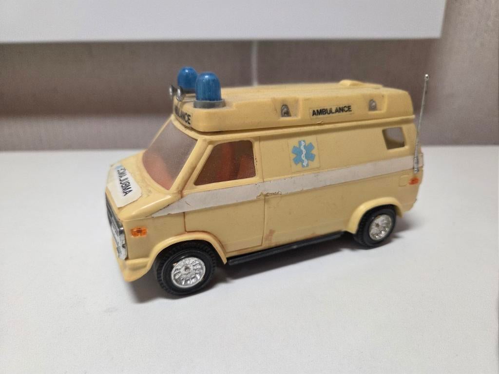 Vintage Chevy Van Ambulance, Antiek en Kunst, Antiek | Speelgoed, Ophalen of Verzenden