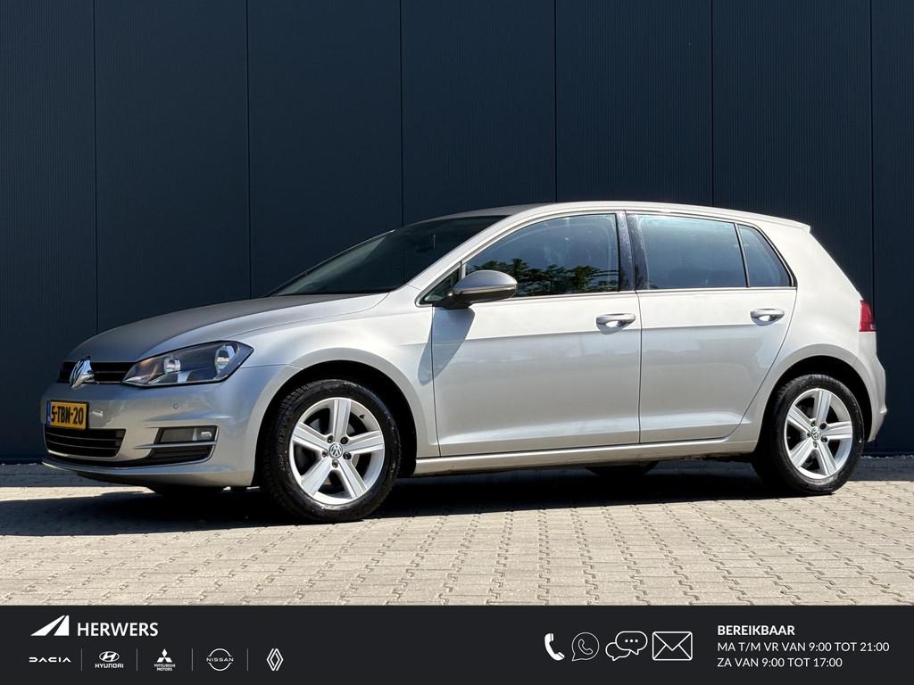 Volkswagen Golf 1.2 TSI Highline / Trekhaak 1300 kg geremd /, Auto's, Voorwielaandrijving, Euro 5, Gebruikt, Zwart