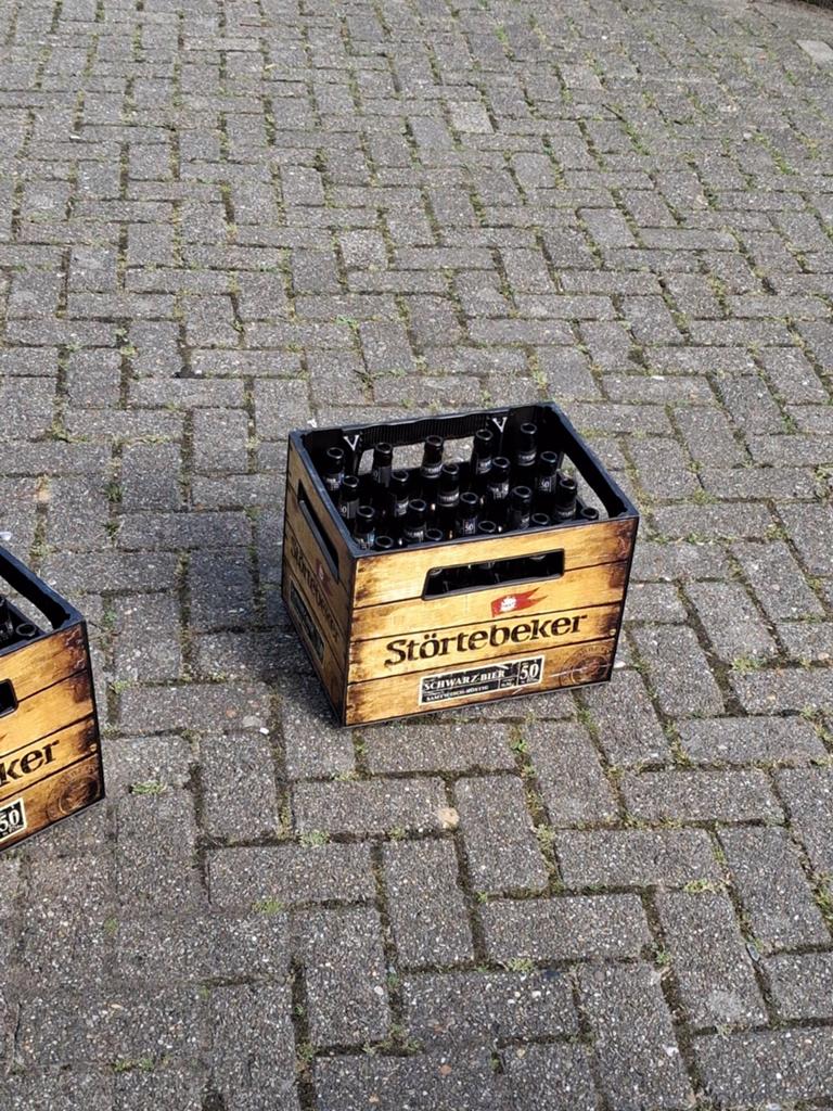 Lege kratten met flesjes, Duitsbier., Huis en Inrichting, Ophalen of Verzenden, Minder dan 50 cm, Minder dan 50 cm