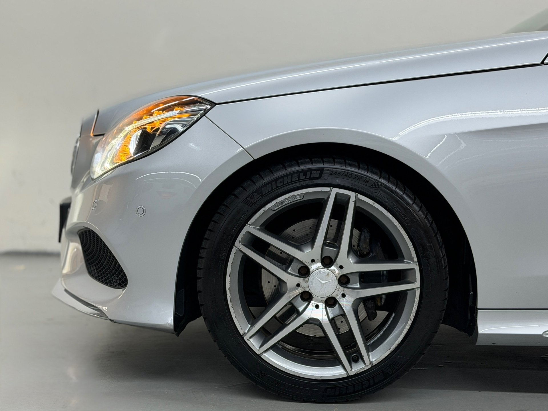 Mercedes-Benz E-klasse 200 Ambition Avantgarde Sedan AUT NAP, Auto's, Automaat, Achterwielaandrijving, Gebruikt, 4 cilinders