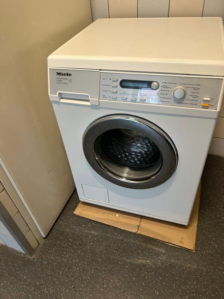 Miele Wasmachine onderdelen, Ophalen of Verzenden, Zo goed als nieuw, Voorlader, 85 tot 90 cm