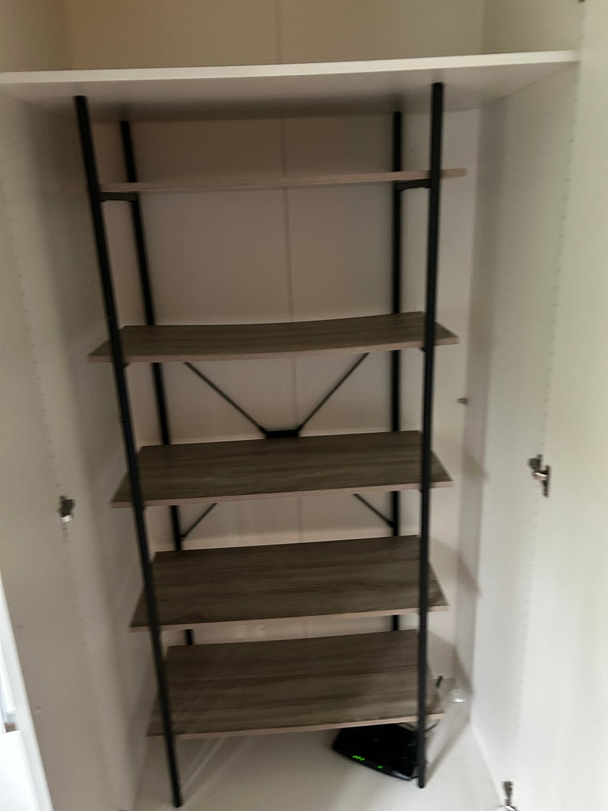 Stellingskast / Open kast eikenfineer met zwarte poten, Huis en Inrichting, Ophalen, Gebruikt