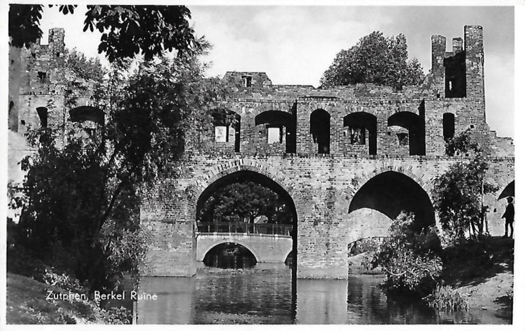 Zutphen ruïne oude gelopen ansichtkaart ( 10010), Ophalen of Verzenden, 1980 tot heden, Gelopen, Gelderland