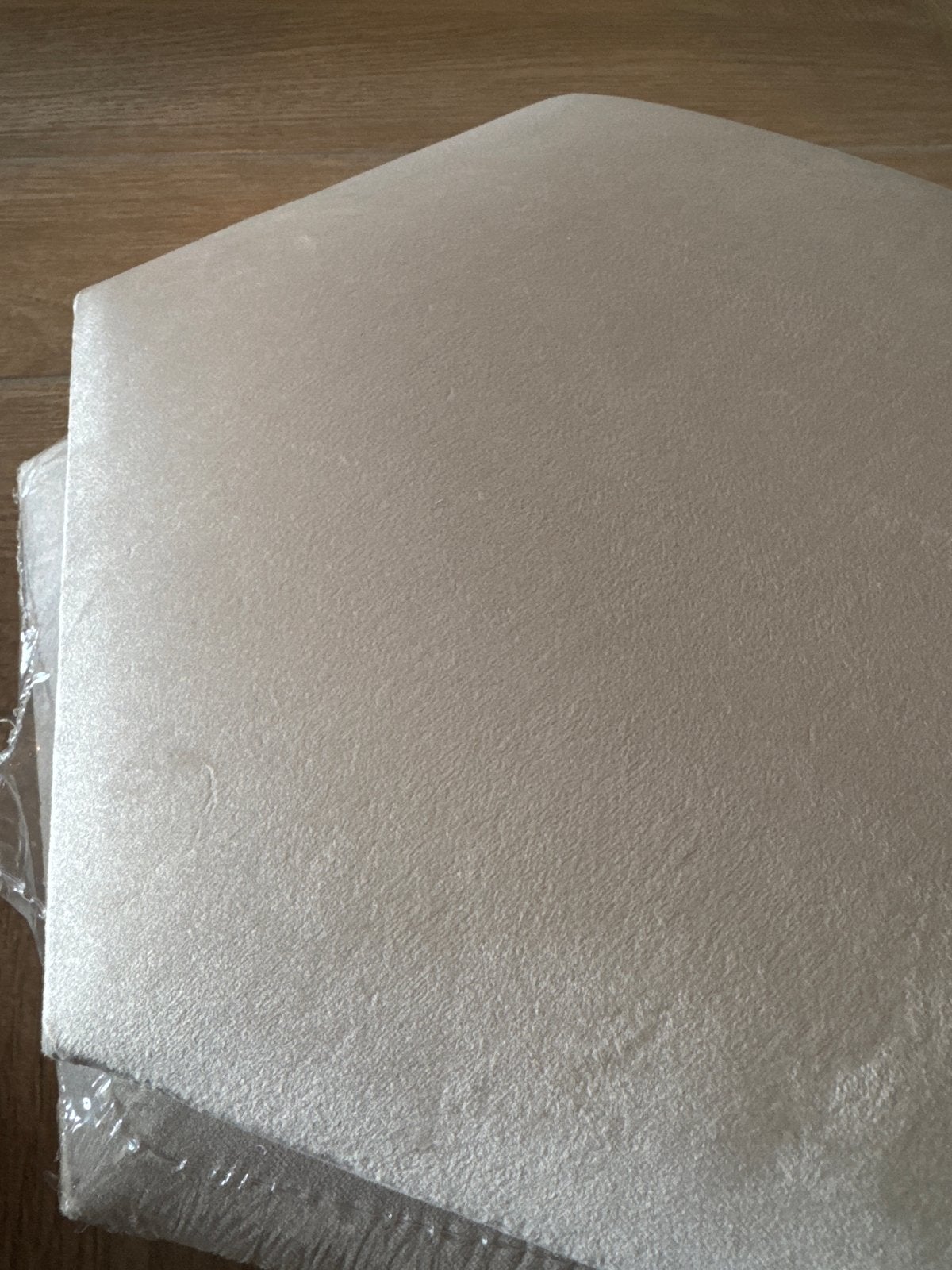 Foto 6 van Mollis Hexagon Velvet Wandpanelen - Chique & Akoestiek