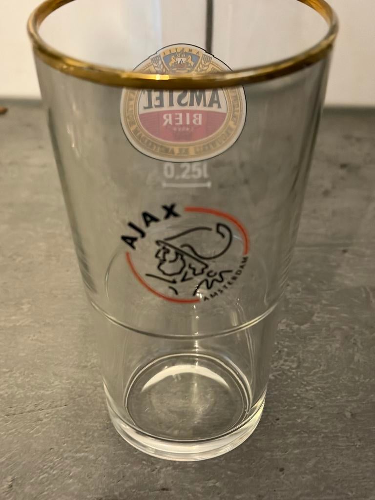 Amstel bier dubbeldruk glas Ajax logo, Ophalen, Zo goed als nieuw, Bierglas