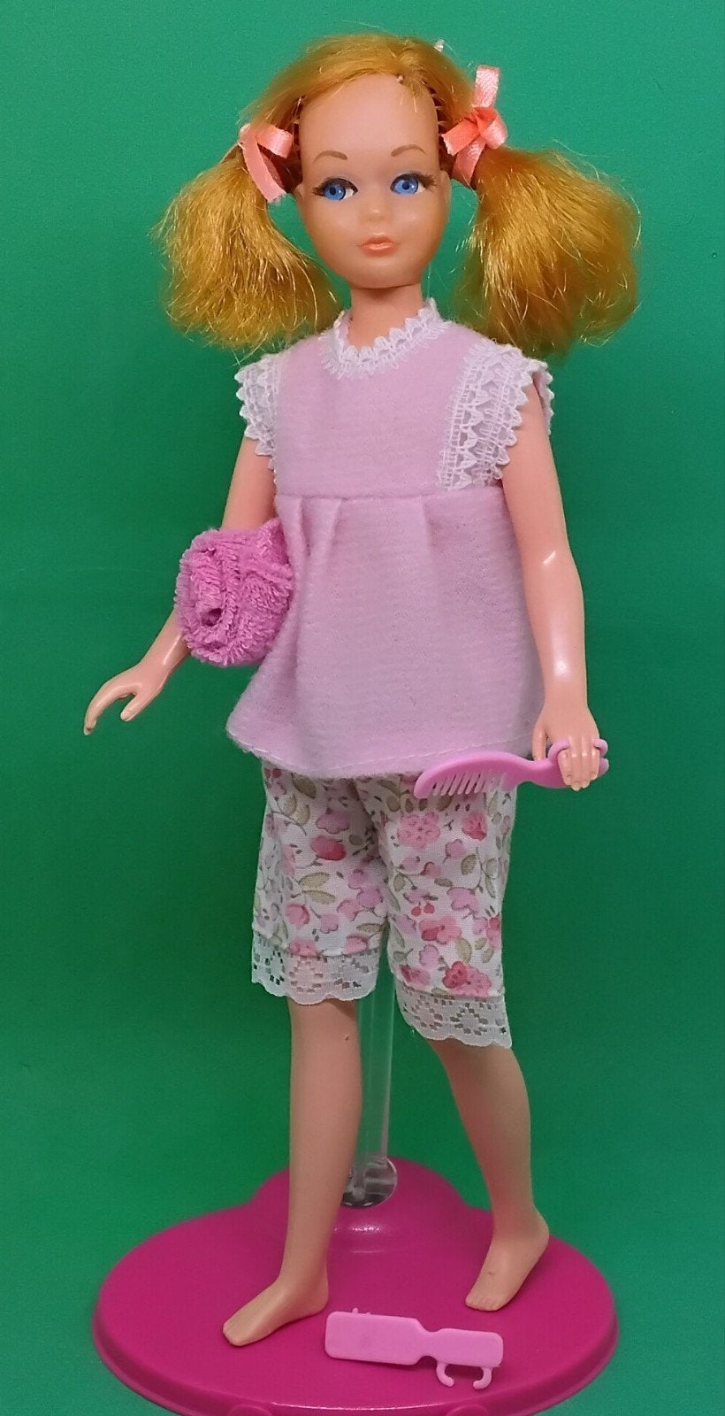 Vintage Barbie Skipper Babydoll&Accessoires, Verzenden, Gebruikt, Kleertjes