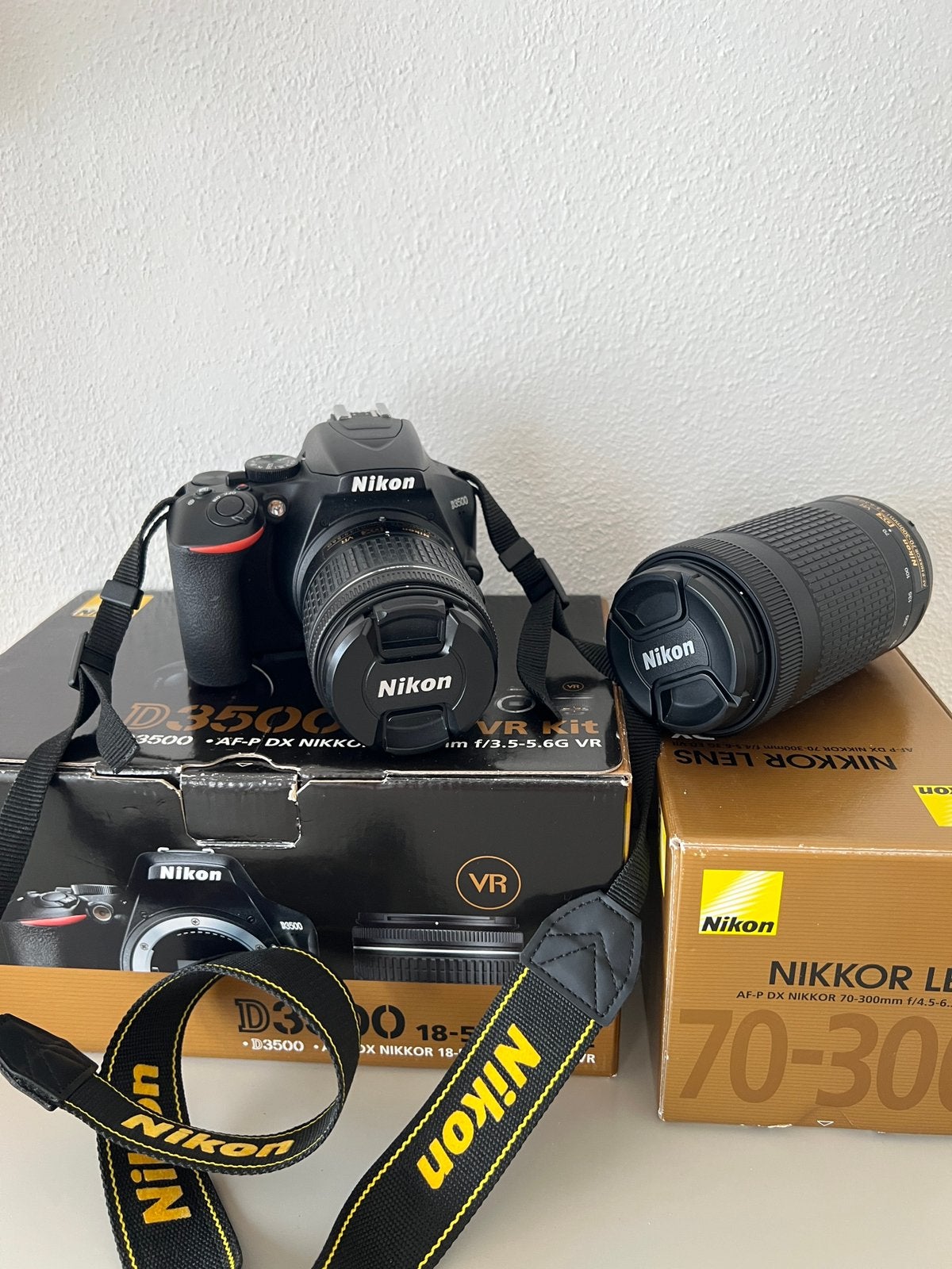 Nikon D3500 in nieuwstaat + 2 lenzen + accesoires, Ophalen, Spiegelreflex, 24 megapixels, Nikon