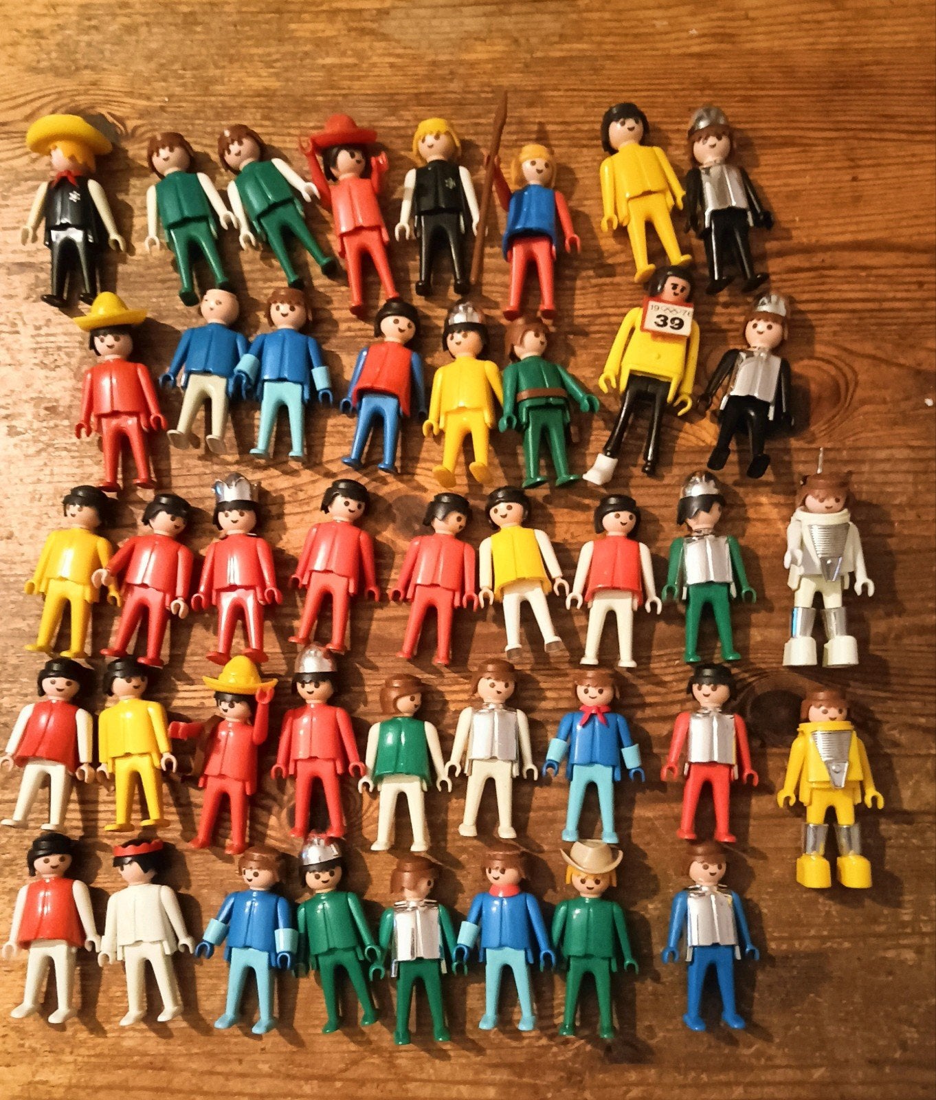 Playmobil 49 poppetjes 8 paarden 1 hond 2 vissen en divers a, Ophalen of Verzenden, Gebruikt, Losse onderdelen, Figuren