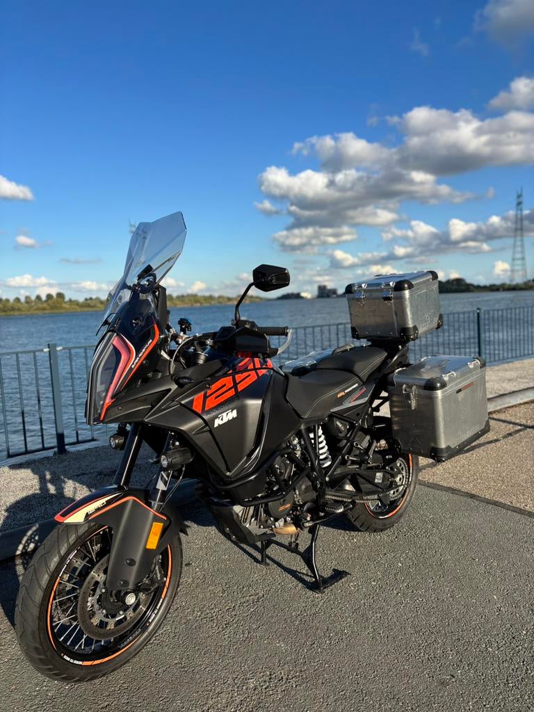 KTM 1290 super adventure S, keyless, akrapovic, BOMVOL!, 2 cilinders, Handvatverwarming, Motorrijbewijs A, 1301 cc