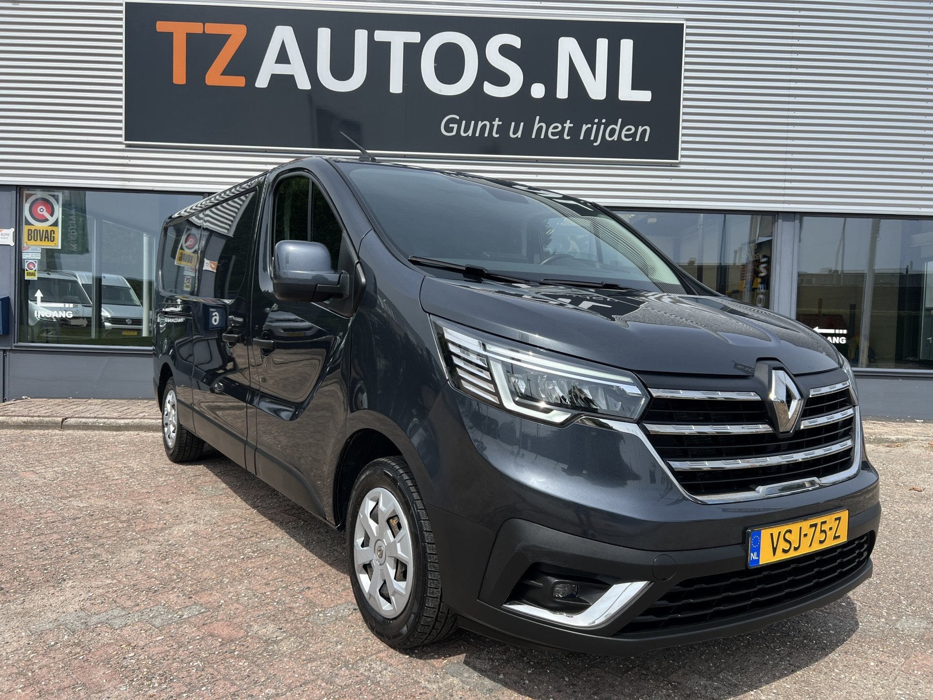Renault Trafic 2.0 dCi 130 T30 L2H1 Work Edition (bj 2022), Voorwielaandrijving, Gebruikt, 4 cilinders, Renault