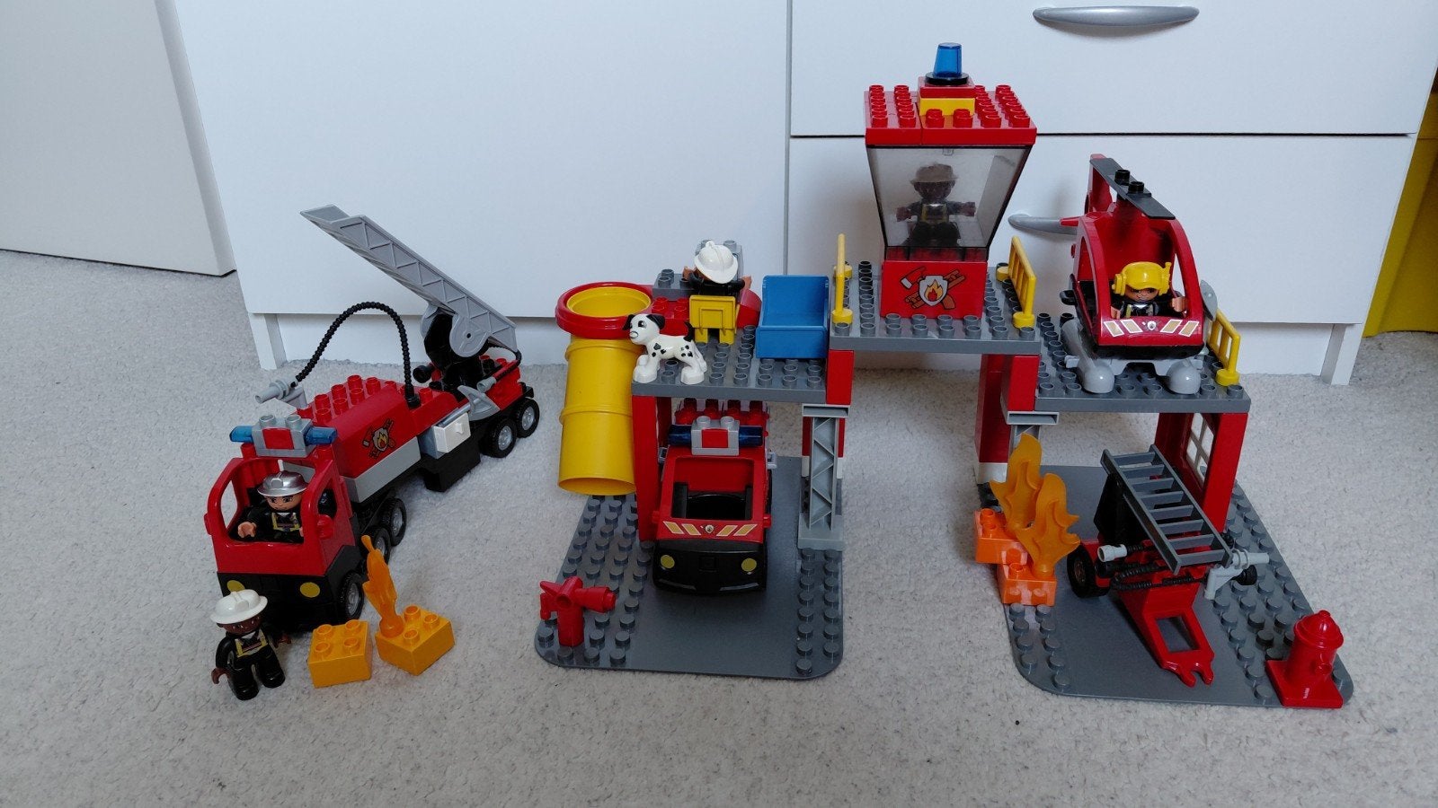 Duplo brandweerkazerne, Kinderen en Baby's, Speelgoed | Duplo en Lego, Ophalen of Verzenden, Gebruikt, Complete set, Duplo