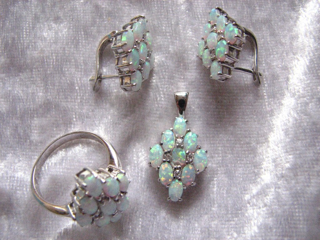 Prachtige 3-delige Zilver Set met Opaal - Hanger - Ring, Sieraden, Tassen en Uiterlijk, Antieke sieraden, Verzenden, Zilver, Overige typen