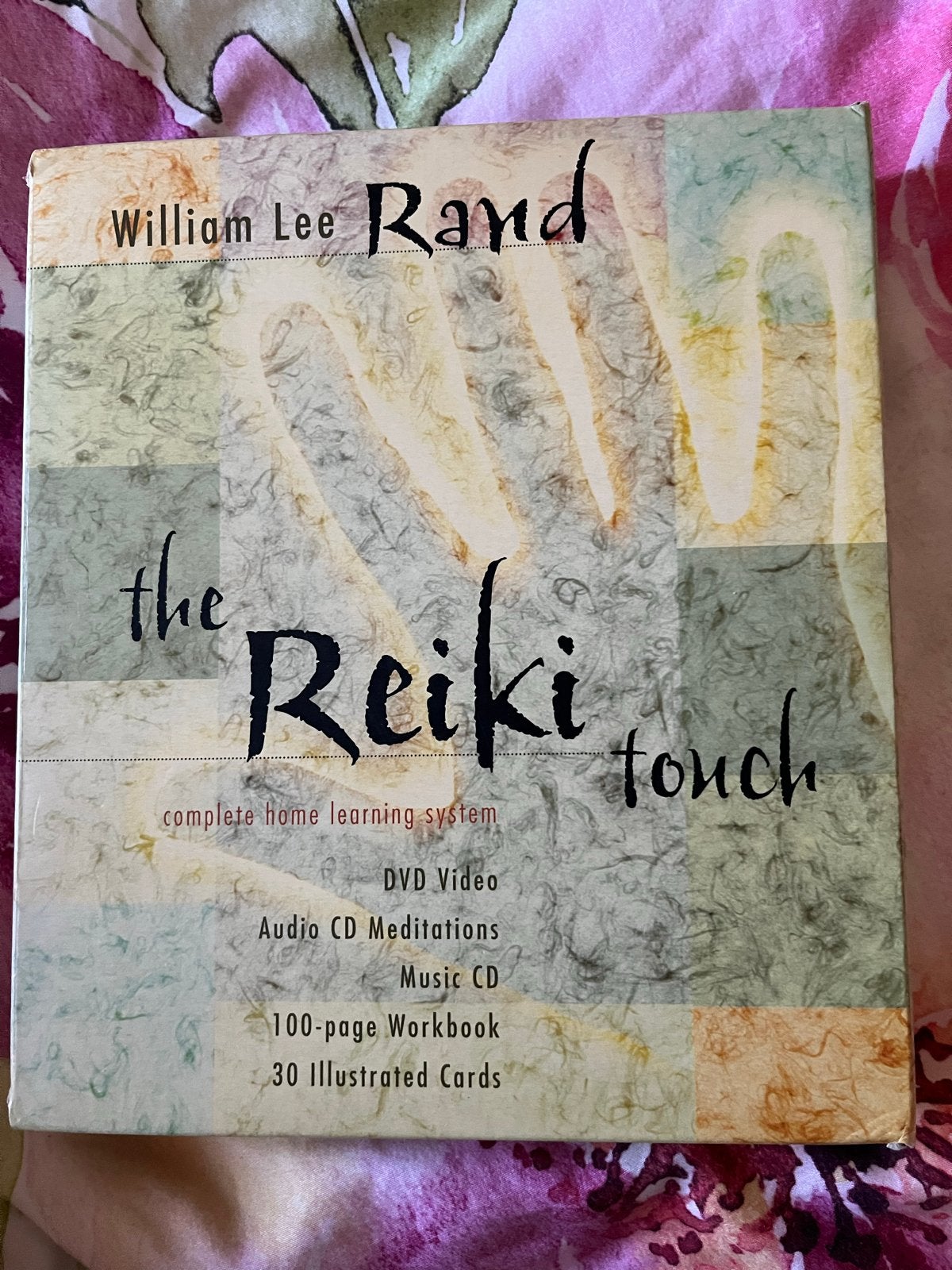 The Reiki Touch: Complete Home Learning System, Ophalen of Verzenden, Zo goed als nieuw, Spiritualiteit algemeen, Instructieboek