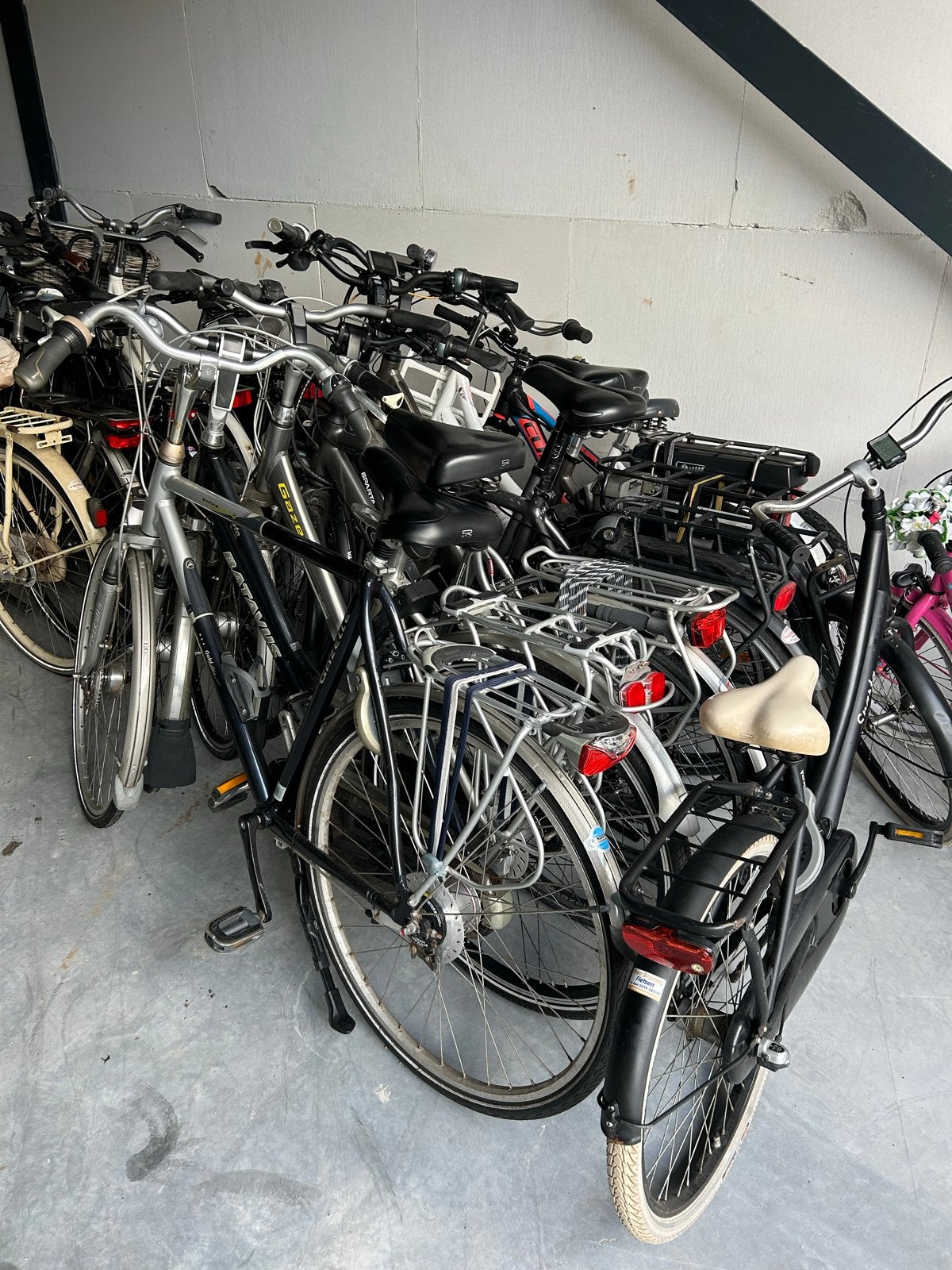 Partij van 60 opknapfietsen: gewone, kinder & e-bikes, Ophalen of Verzenden, Gebruikt