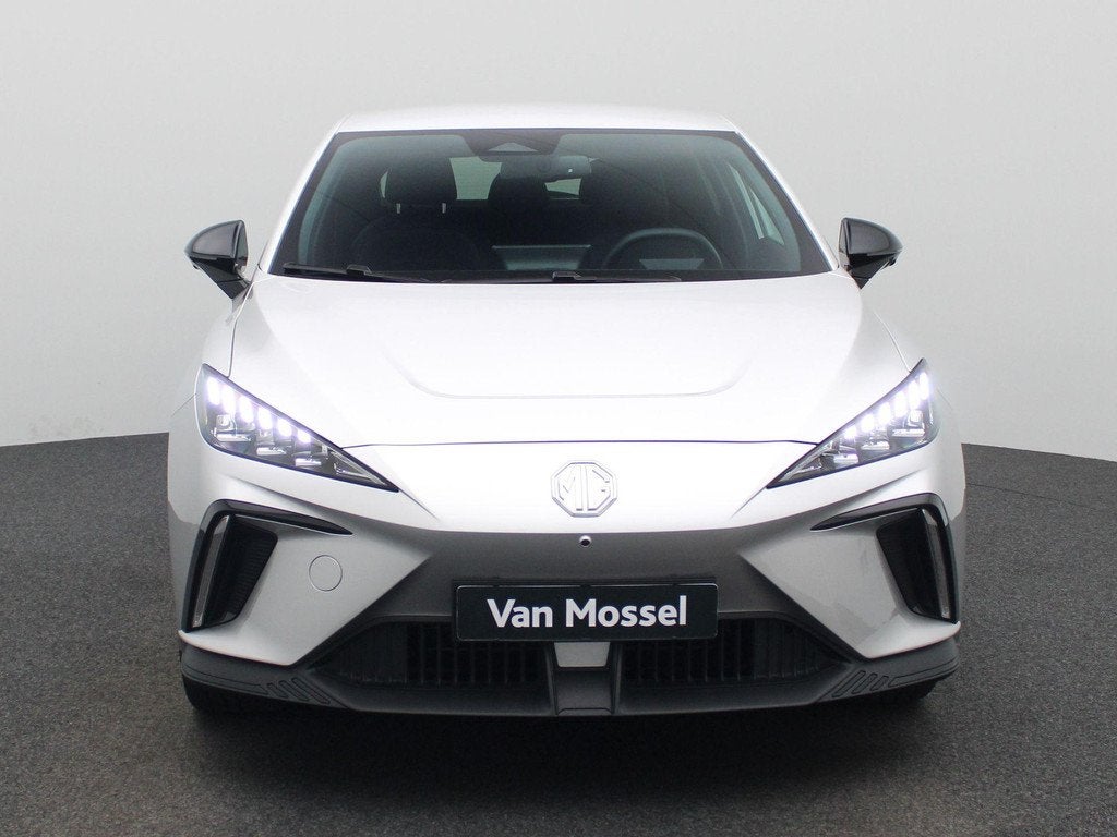 MG 4 64 kWh Luxury | 360 Camera | Stoelverwarming | Stuurver, Auto's, MG, Automaat, 12 maanden, Gebruikt, 1675 kg