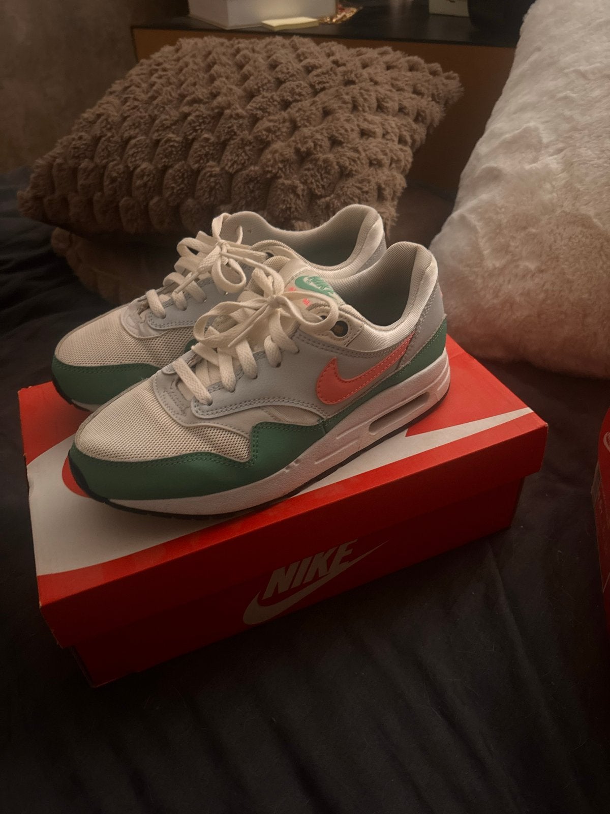 Special Edition Watermeloen Nike Air One Sneakers, Kleding | Dames, Ophalen of Verzenden, Zo goed als nieuw, Overige kleuren, Sneakers of Gympen