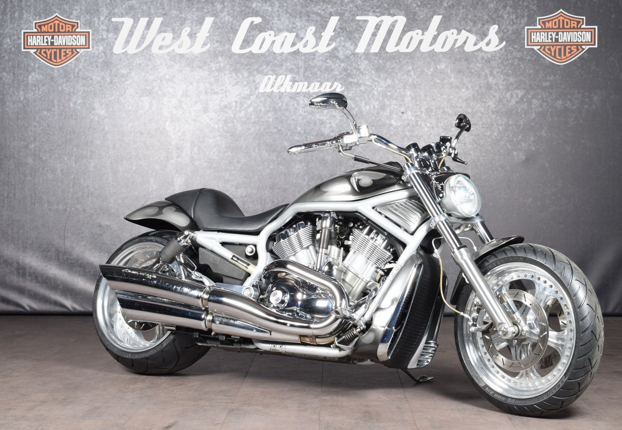 Harley-Davidson VRSCA V-Rod Rick's Custom (bj 2002), Laan van Vreedenoord 33
2289 DA  RIJSWIJK, Bedrijf, Info@westcoastmotors.nl