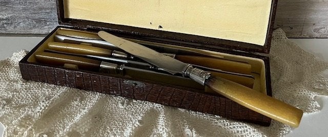 Antieke Franse cassette met 6 messen met benen heft, Ophalen of Verzenden