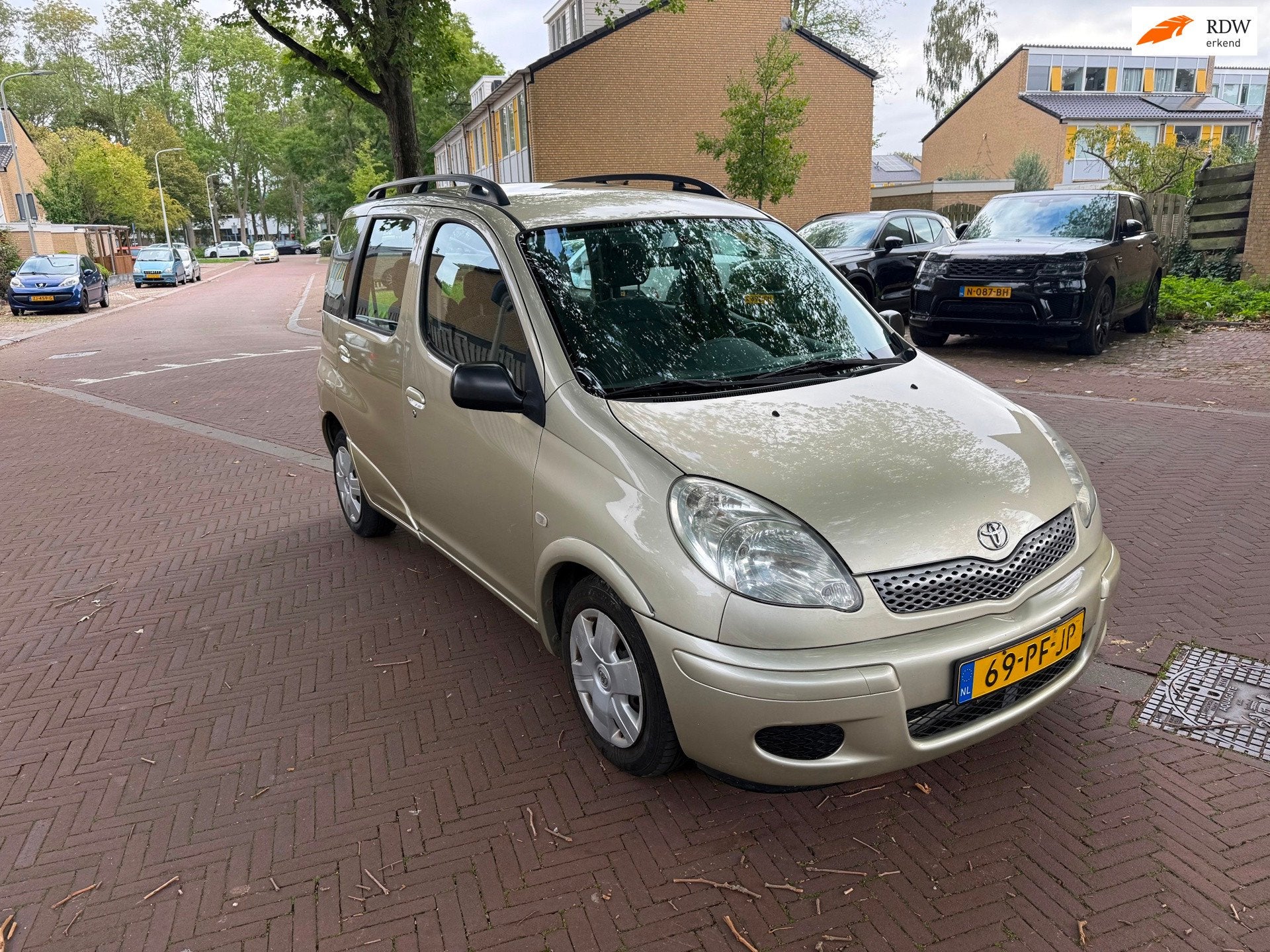 Toyota Yaris Verso AUTOMAAT / Rijdt en schakelt goed / Leuke, Auto's, 1299 cc, 4 cilinders, Yaris Verso, Beige