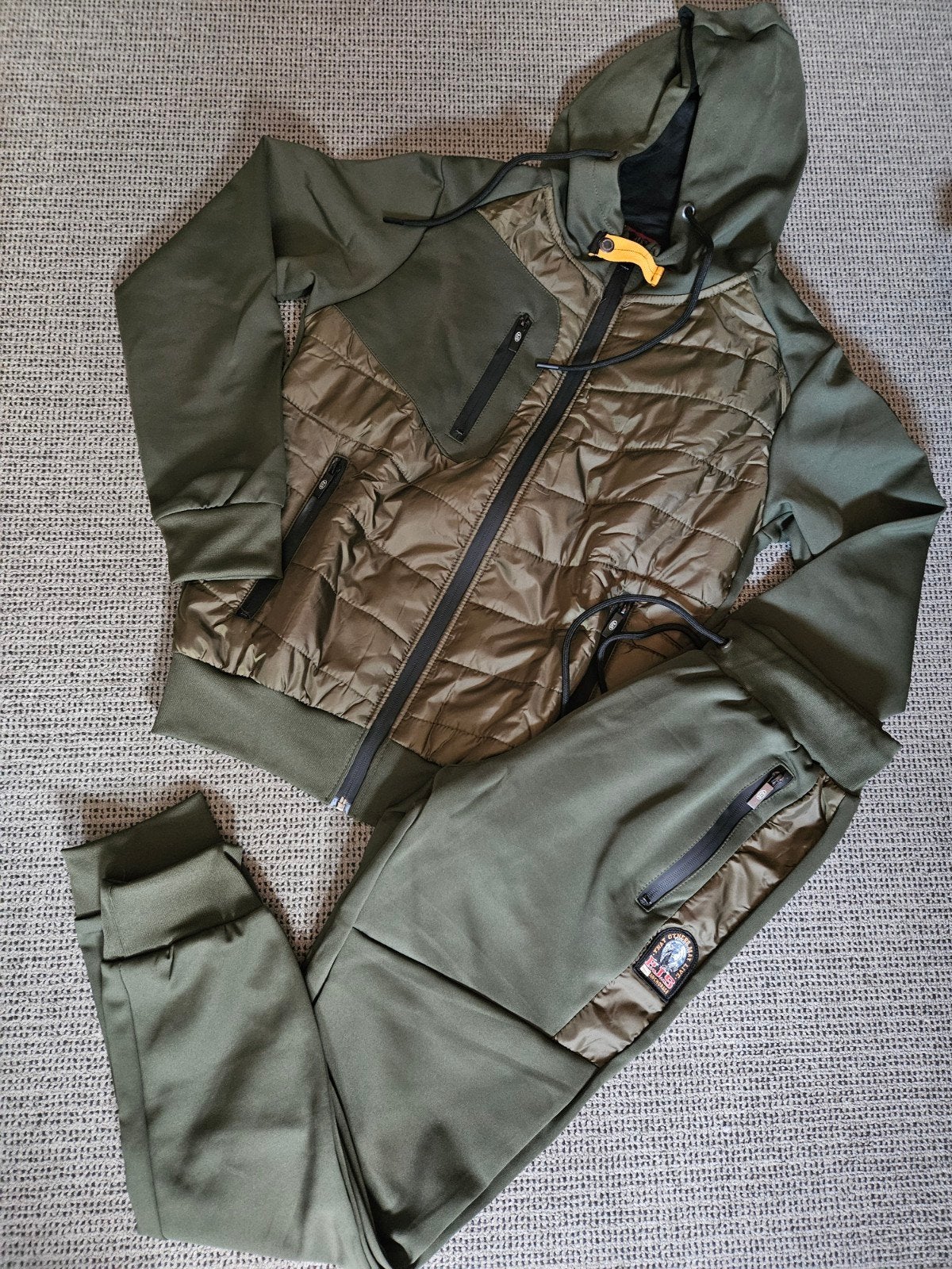 trainingspakken nieuw, Kleding | Heren, Sportkleding, Nieuw, Overige maten, Ophalen of Verzenden, Groen