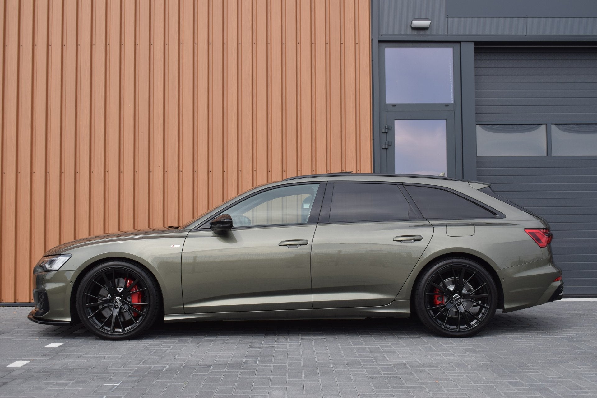Audi A6 Avant 55 TFSI e Quattro S-edition Competition Pano |, Auto's, 14 kWh, Gebruikt, 4 cilinders, Leder