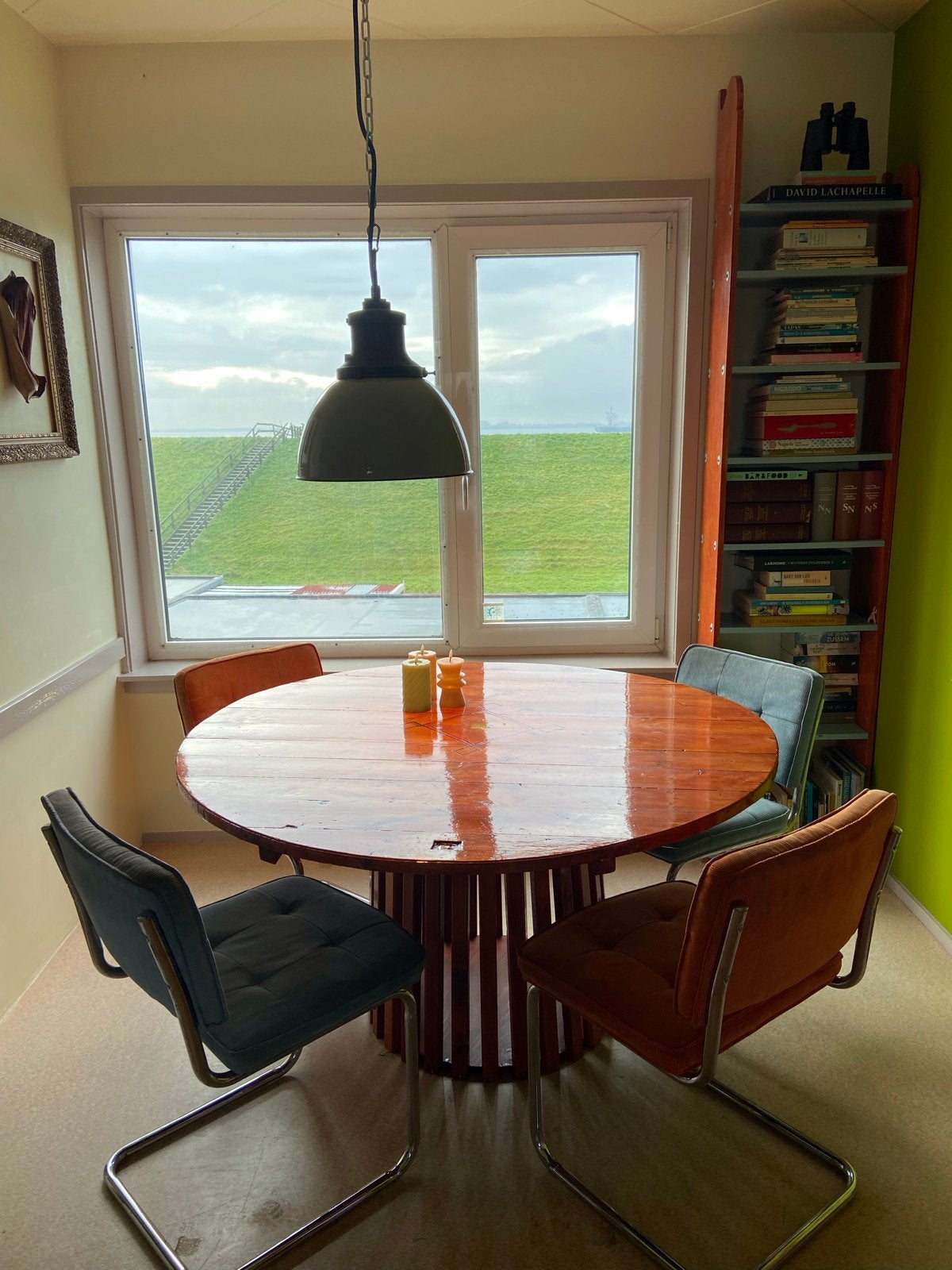Unieke ronde eettafel met houten blad en onderstel, Huis en Inrichting, Tafels | Eettafels, Gebruikt, 100 tot 150 cm, Rond, Ophalen of Verzenden