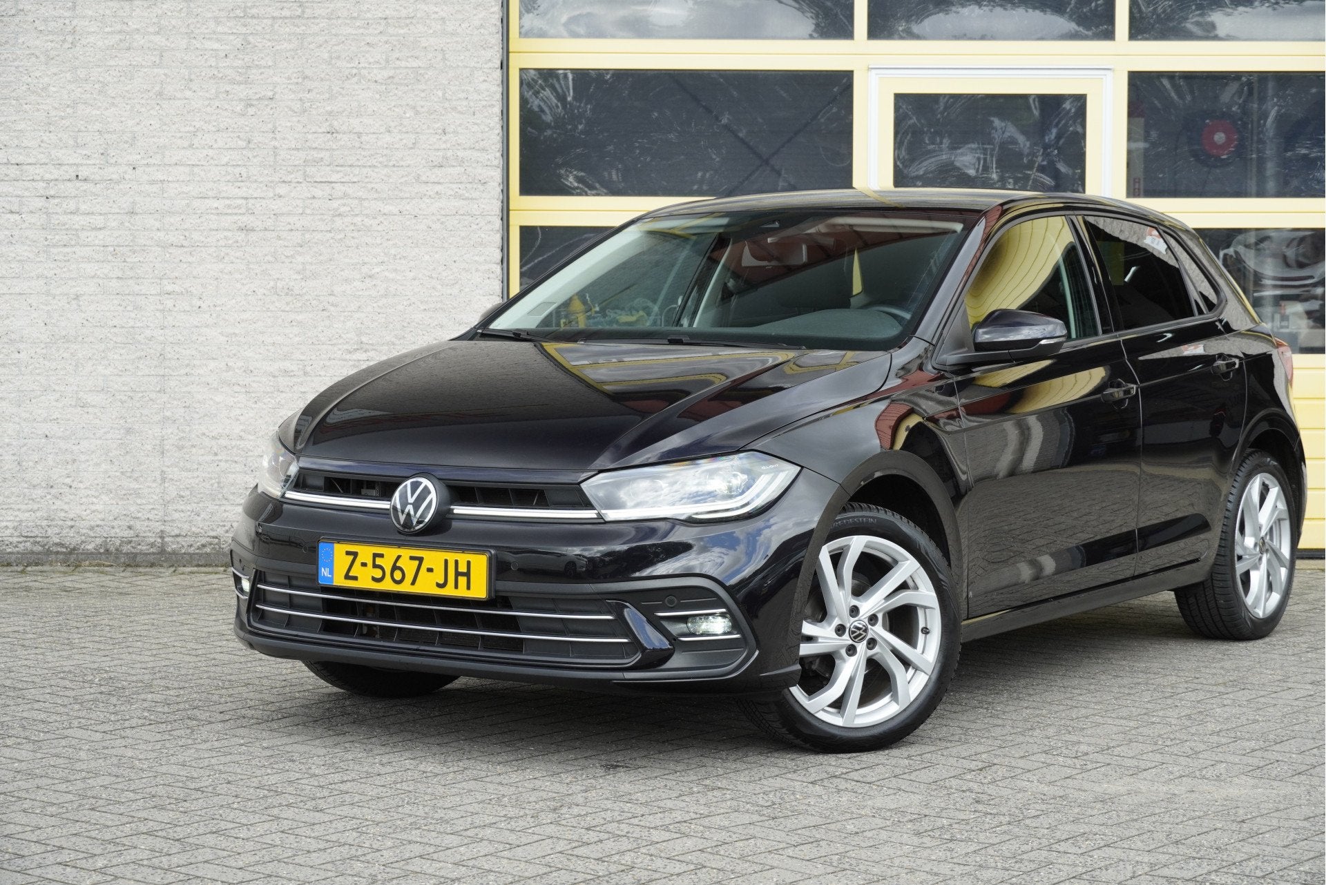 Volkswagen Polo 1.0 TSI 5drs Higline BJ2022 Lmv 17" | Led V+, Dealer onderhouden, Stof, Gebruikt, 580 kg