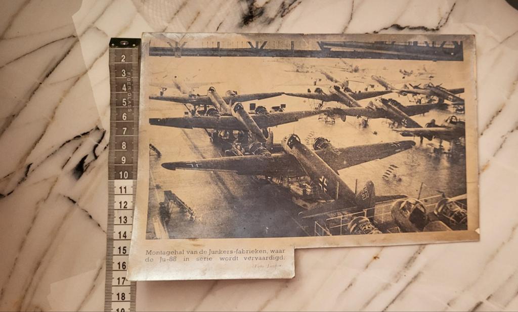 Origineel WOII Knipsel – Montagehal Junkers Ju-88 Fabriek (N, Ophalen of Verzenden, Voor 1940, Gebruikt, Overige onderwerpen