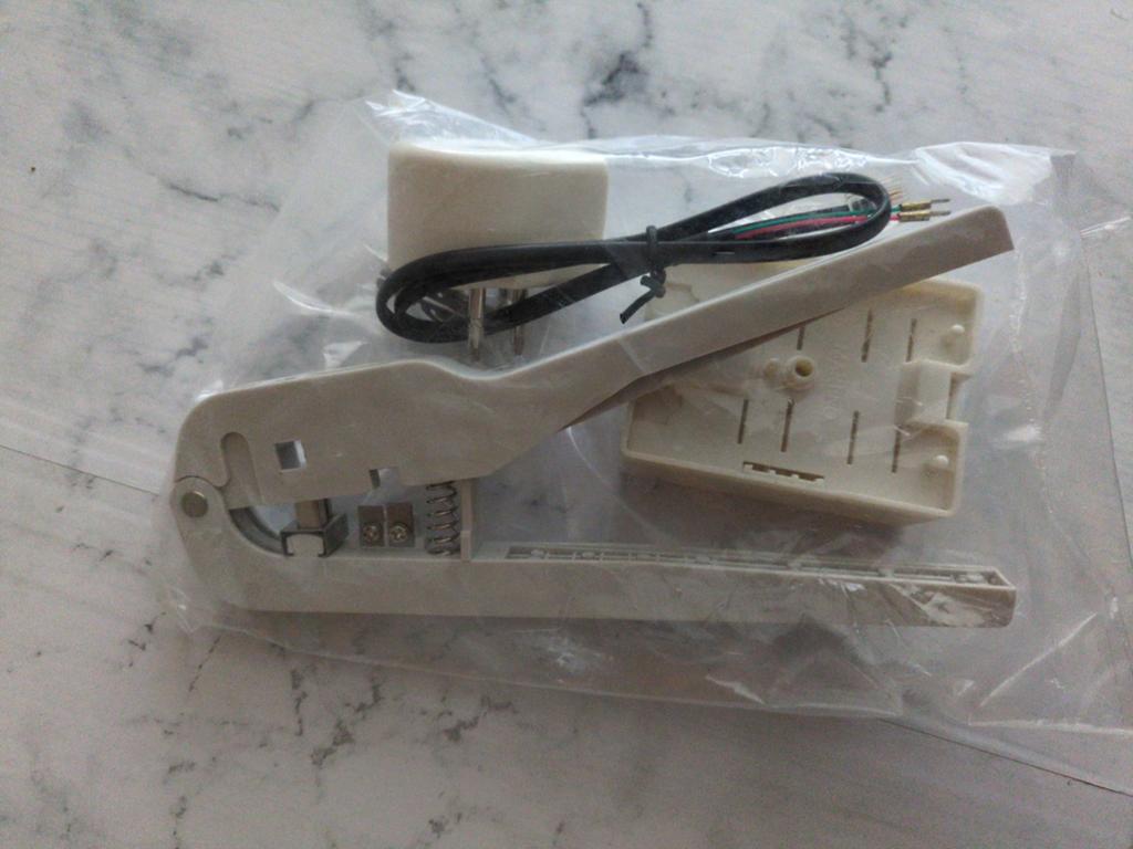 Telefoonkabeltang, krimptang of wire stripper, Ophalen of Verzenden, Nieuw