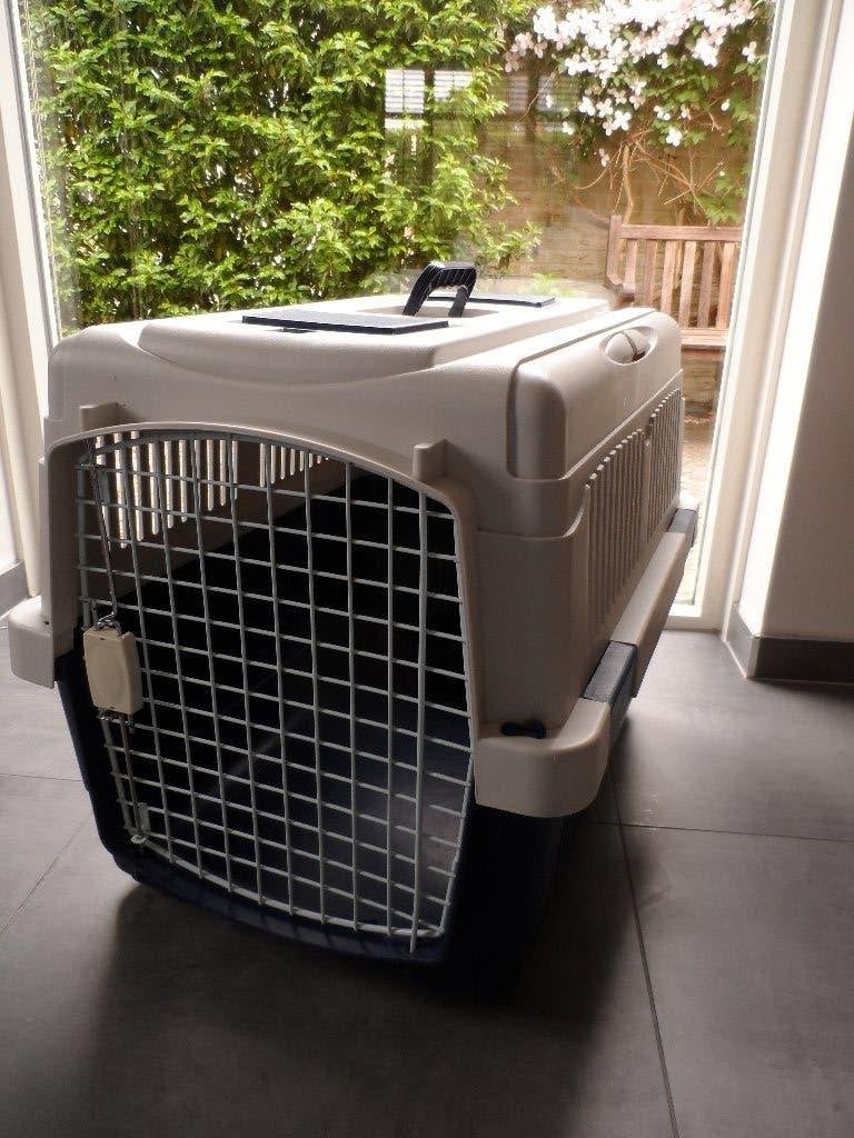 transport box,bench,huisdier,vervoer,vakantie,dierenarts., Dieren en Toebehoren, Ophalen of Verzenden, Zo goed als nieuw