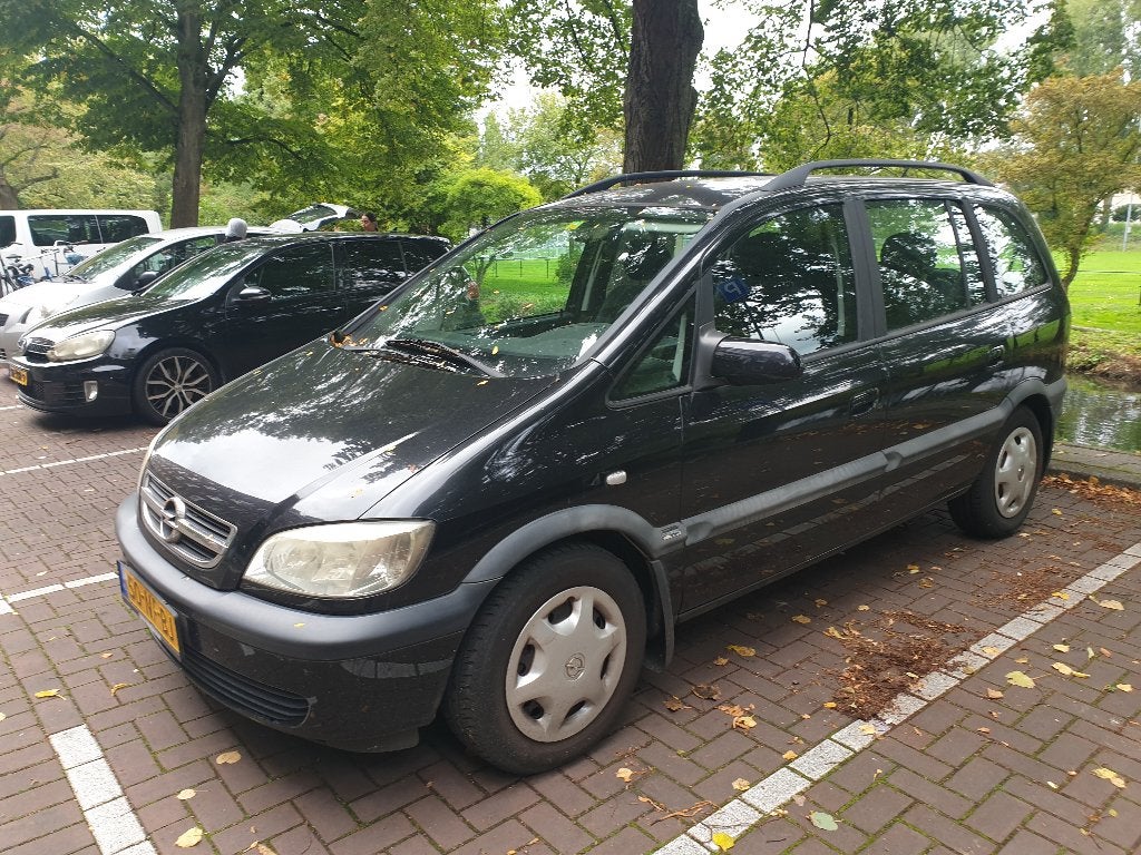 Opel Zafira 1.6 16V 2003 Zwart, Auto's, Stof, 4 cilinders, Zwart, Origineel Nederlands